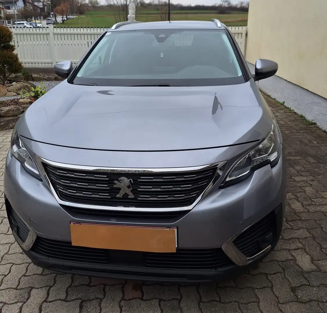 Peugeot 5008 1,5 BlueHDI 130 S&S 6-Gang Active Grau - 2