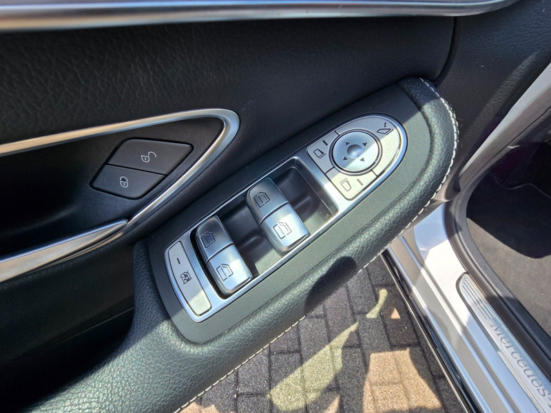 Mercedes-Benz C 300 T/AVANTGARDE/NIGHT PAKET/NAVI/KAMERA — photo 8