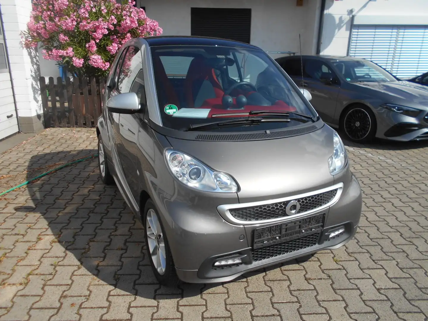 smart forTwo MHD Passion Automatik /Klima/Servo/Sitzh./DZM/ Grau - 2