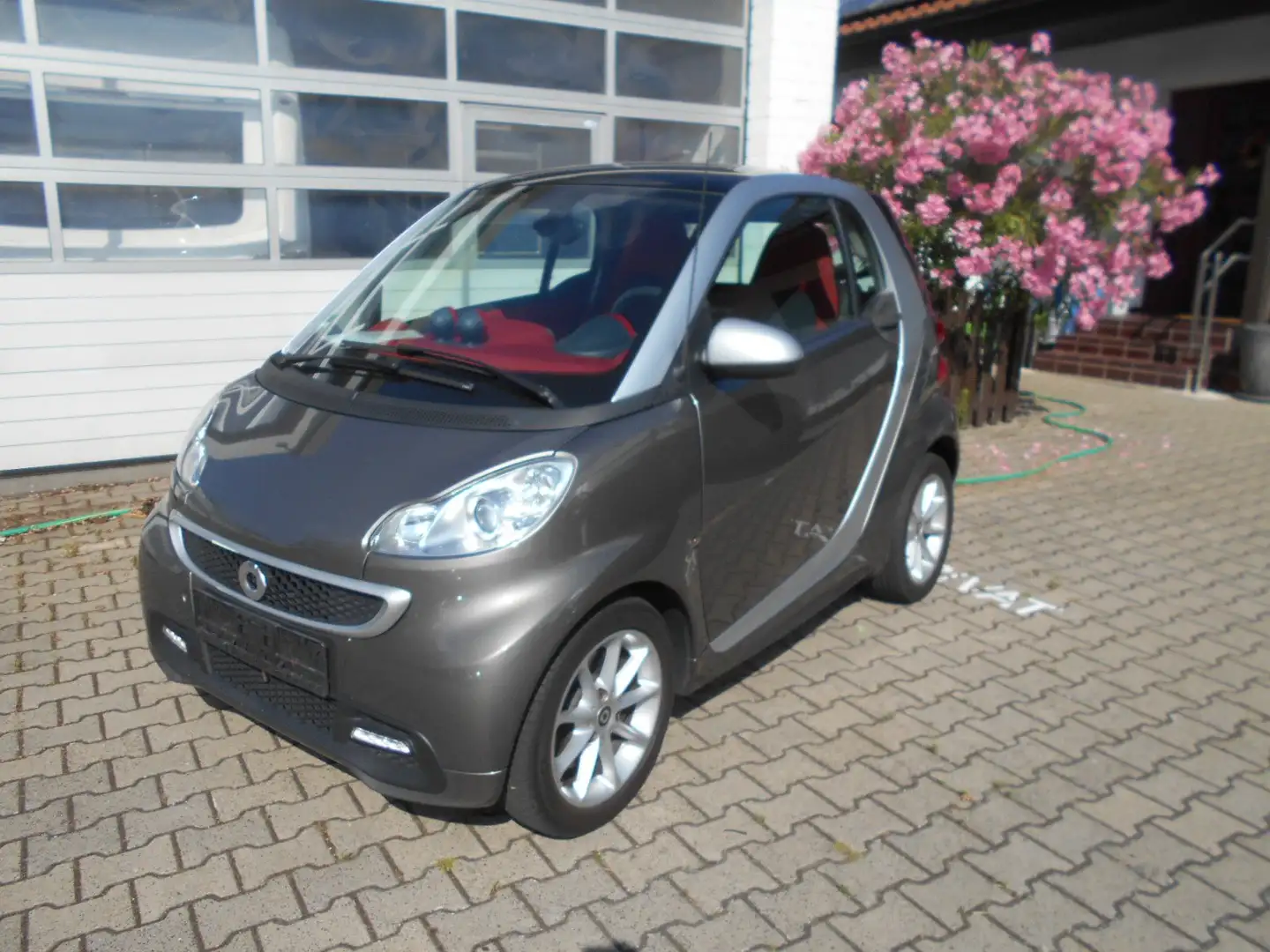 smart forTwo MHD Passion Automatik /Klima/Servo/Sitzh./DZM/ Grau - 1