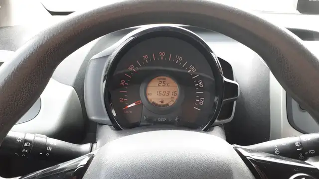 Peugeot 108 view 12