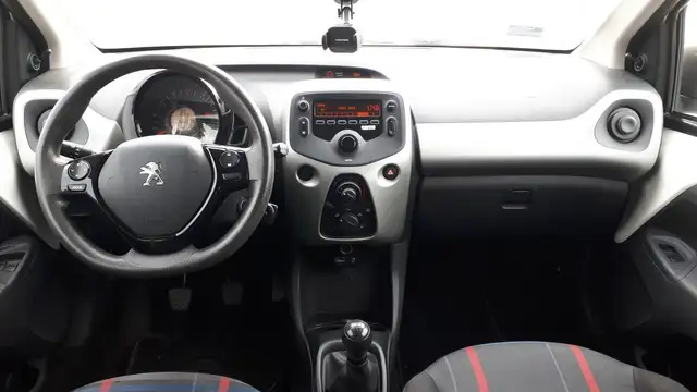 Peugeot 108 view 11