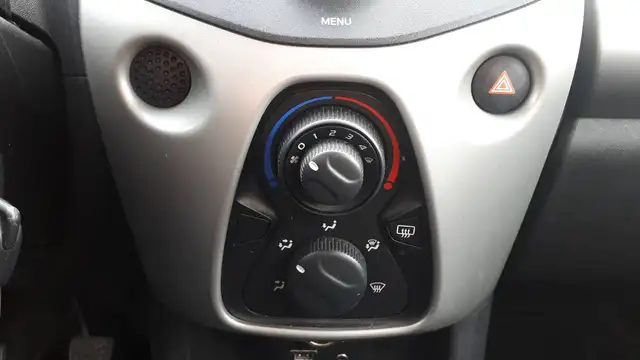 Peugeot 108 view 13