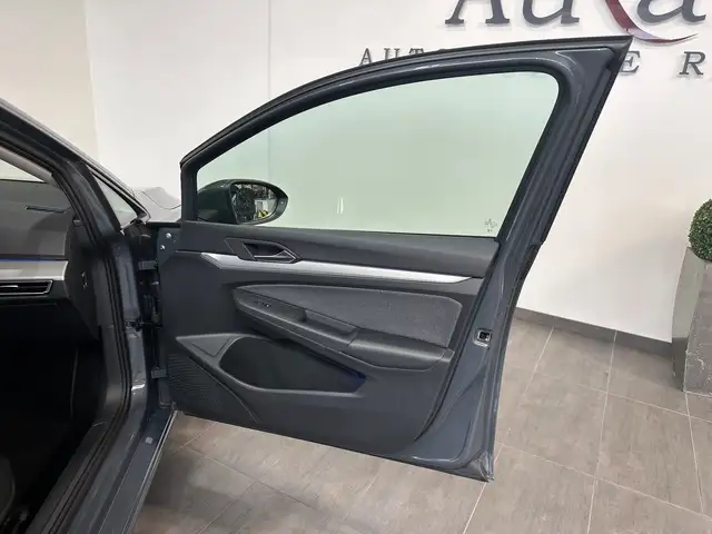 Volkswagen Golf view 8