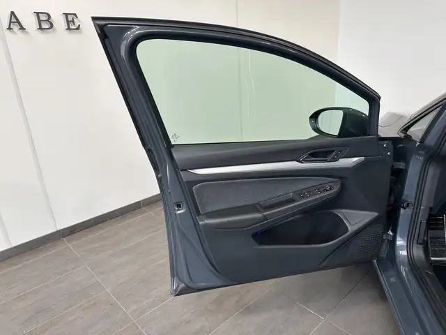 Volkswagen Golf view 7