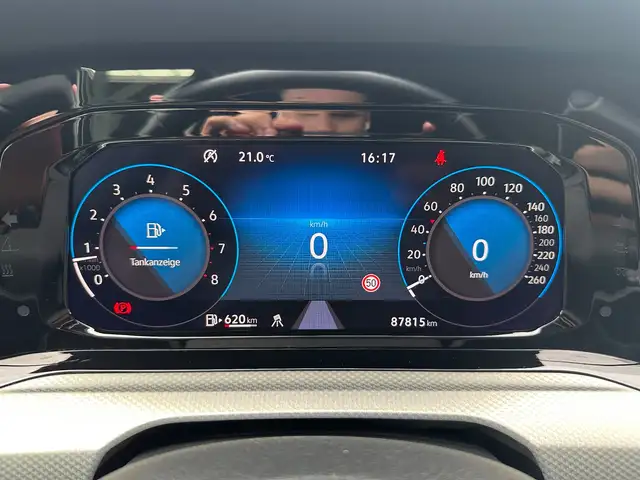 Volkswagen Golf view 13