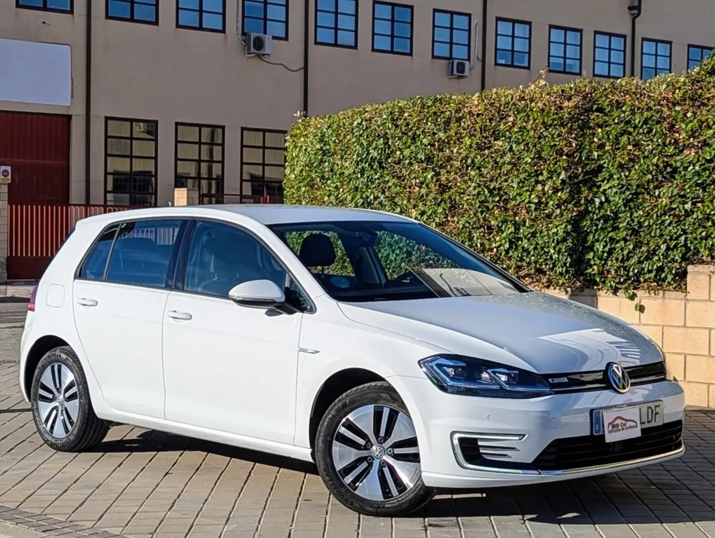 Volkswagen Golf E-   e- ePower 136Cv Etiqueta Medioambiental 0 Emi Blanc - 1
