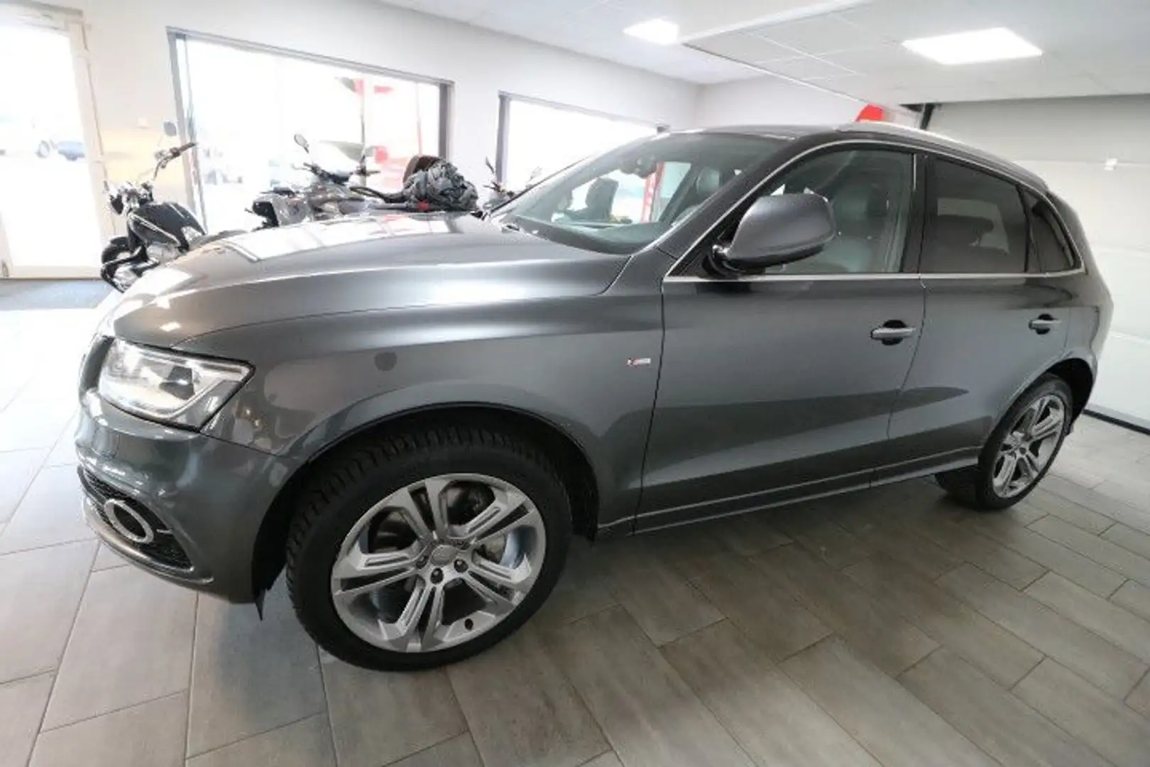 Audi Q5 3.0 TDI  quattro S line B & O Alu 20" Grau - 2