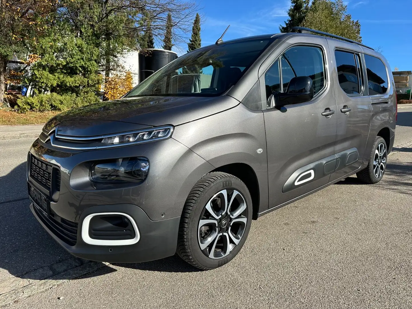 Citroen Berlingo Shine XL Head Up 1Hd. Grau - 2