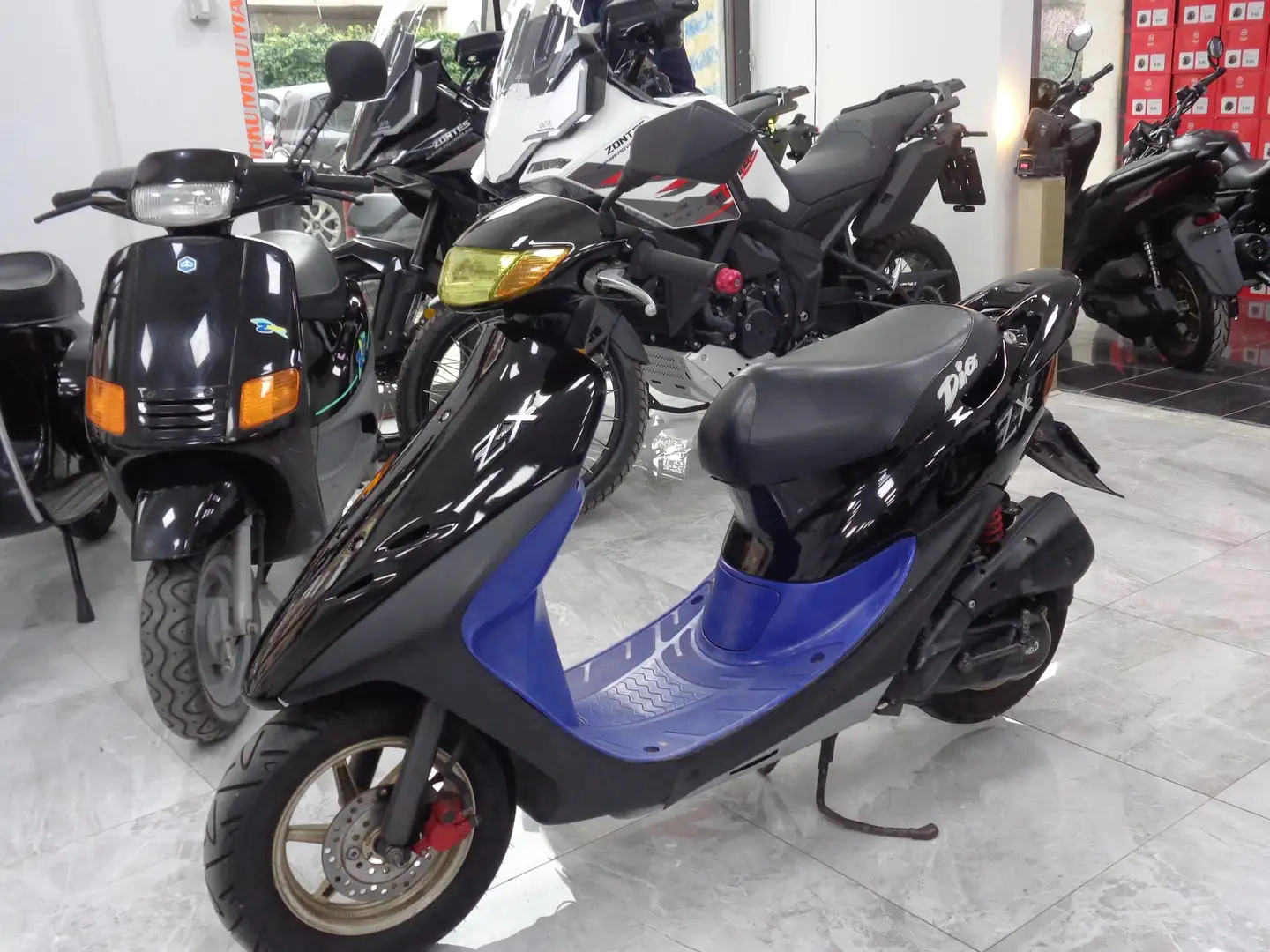 Honda Z 50 HONDA ZX DIO 50 ASI Negro - 1