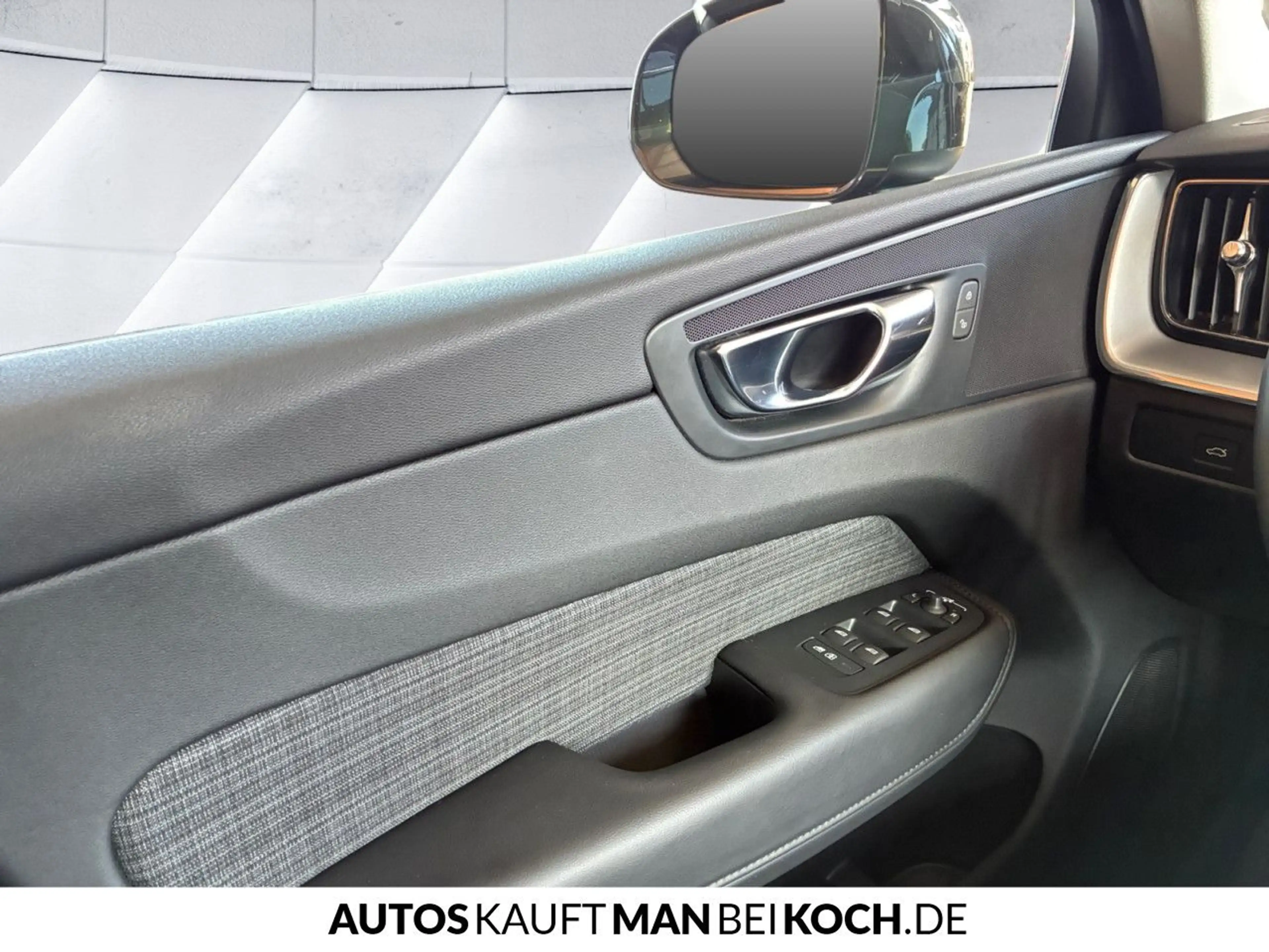 Volvo XC60 B4 D AWD Core ACC BLIS 4xSHZ LHZ — photo 13