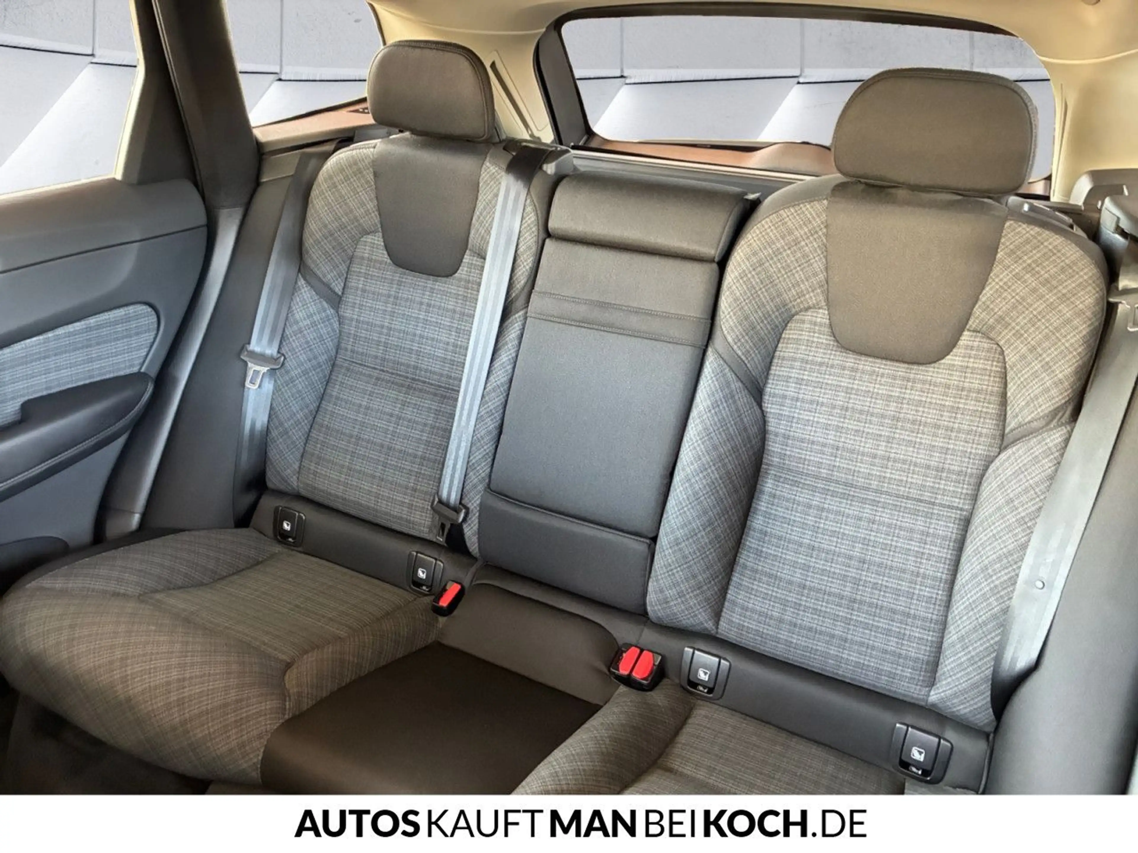 Volvo XC60 B4 D AWD Core ACC BLIS 4xSHZ LHZ — photo 7