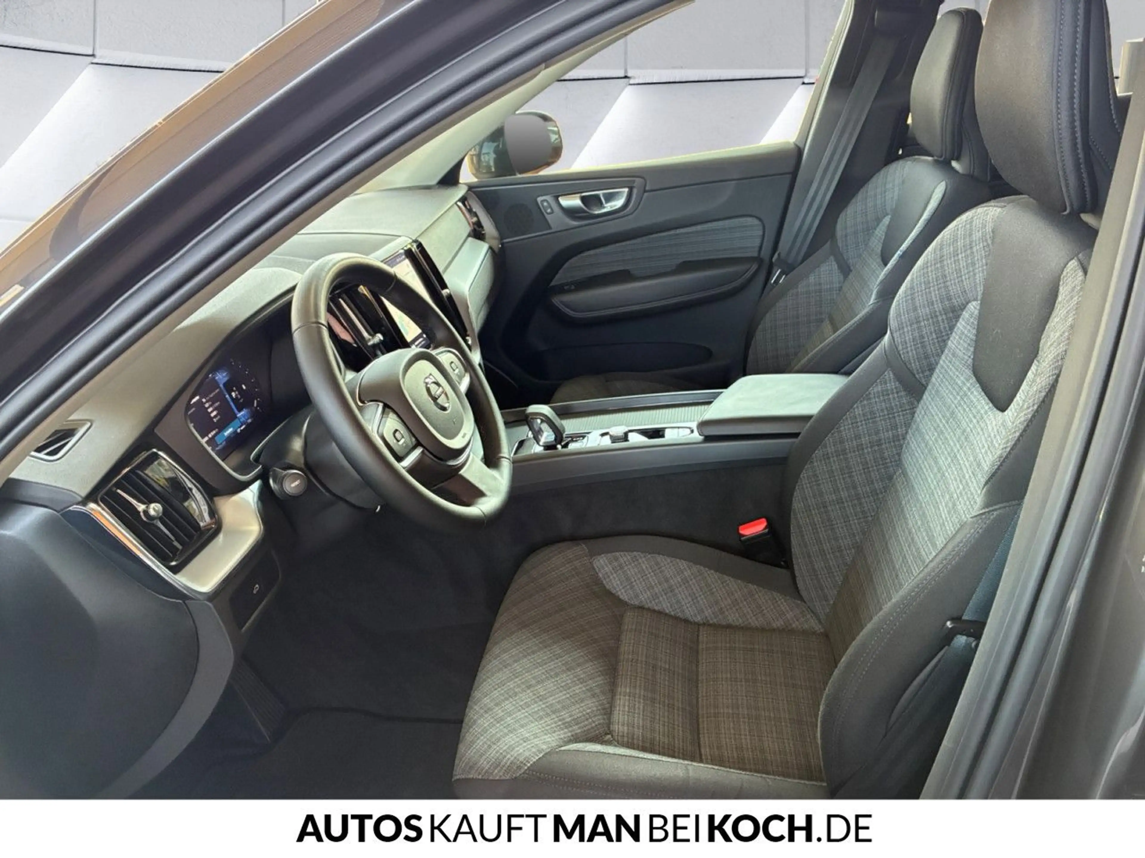 Volvo XC60 B4 D AWD Core ACC BLIS 4xSHZ LHZ — photo 6