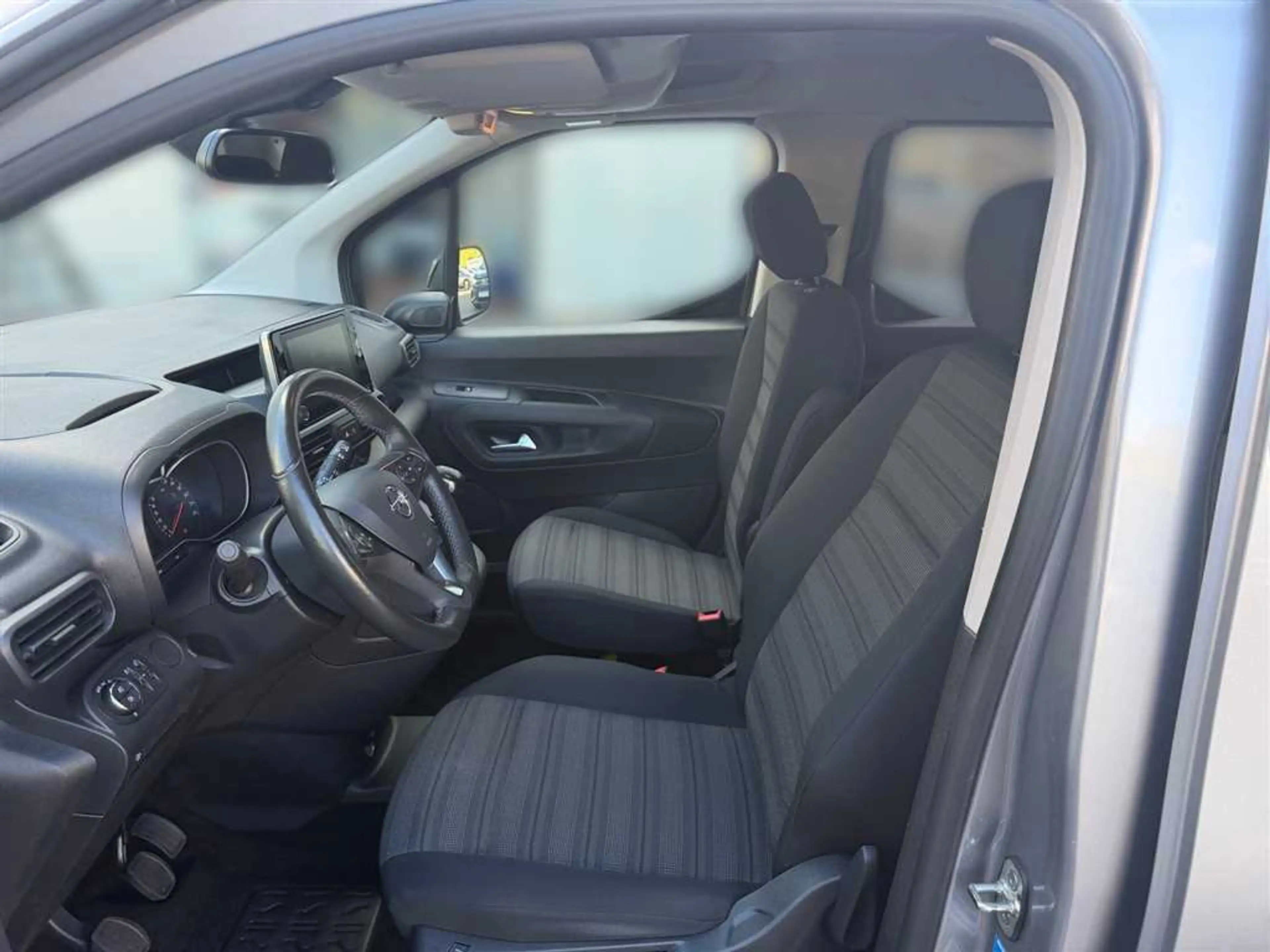 Opel Combo Life Elegance 1.5 Diesel — photo 8