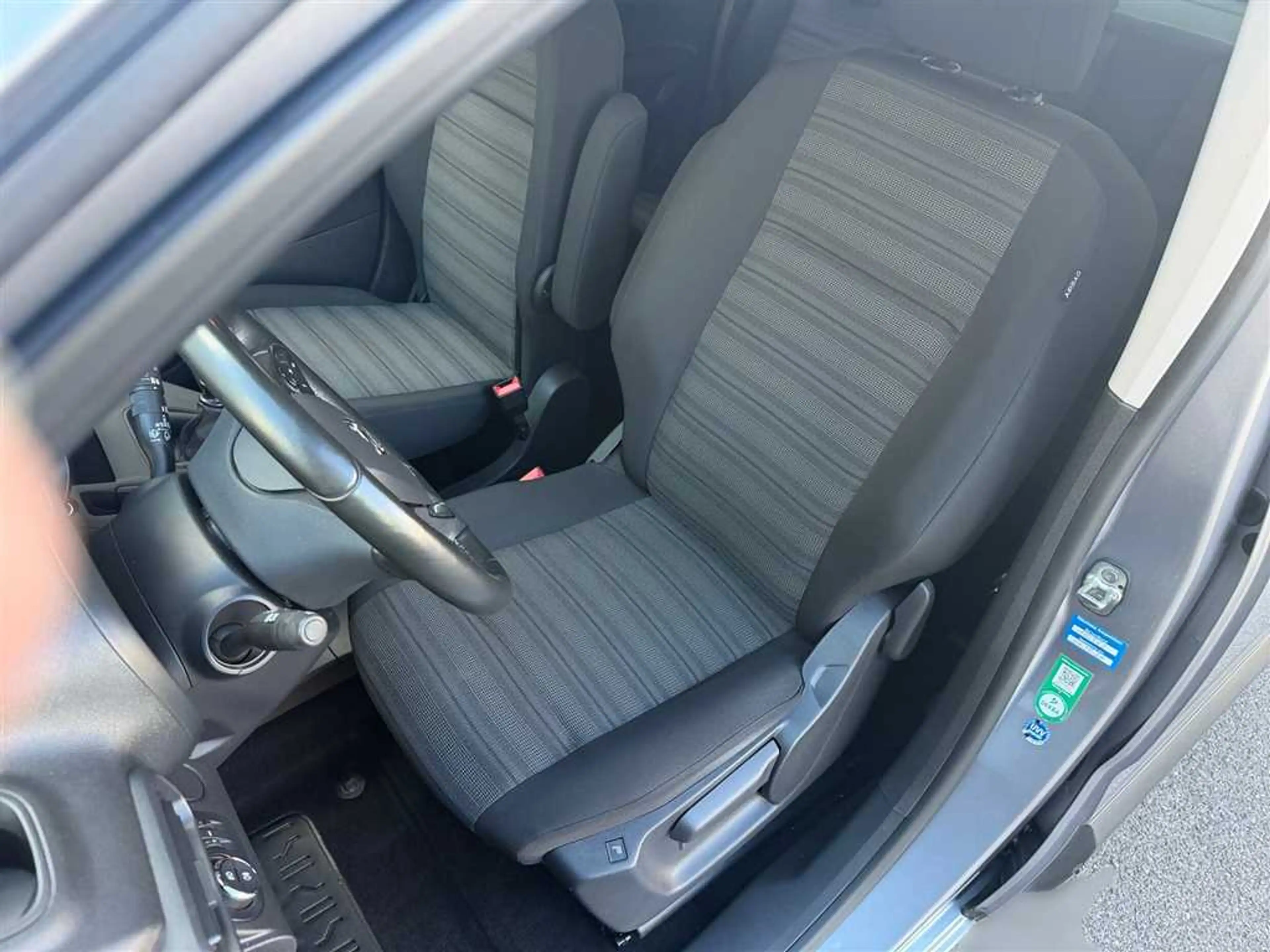 Opel Combo Life Elegance 1.5 Diesel — photo 15