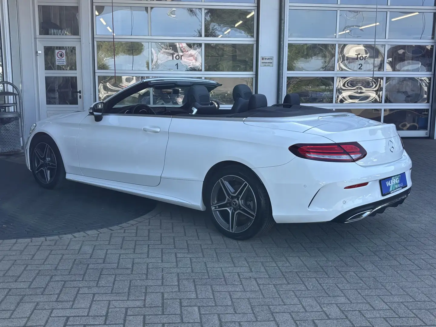 Mercedes-Benz C 180 Cabrio 9G AMG-LINE LEDER+Alcantra aus 2.Hd. Weiß - 2