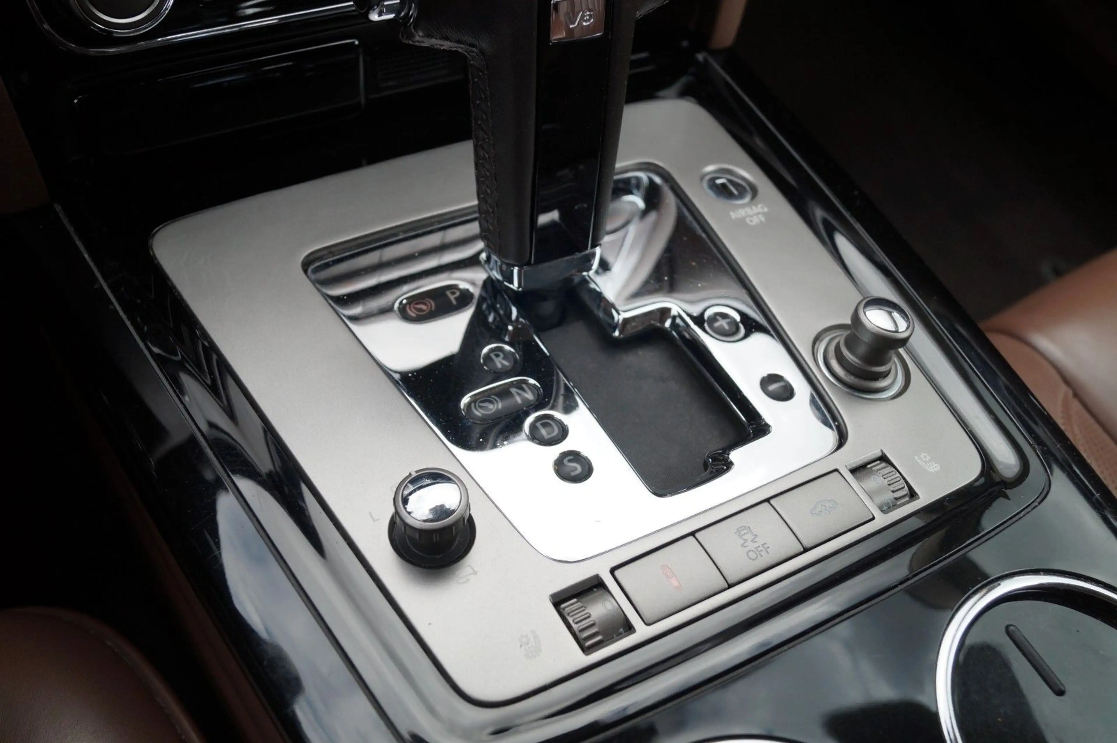 Volkswagen Phaeton 3.0 TDI V6 5-Sitze 4Motion 2.Hand+S.Heft — photo 17