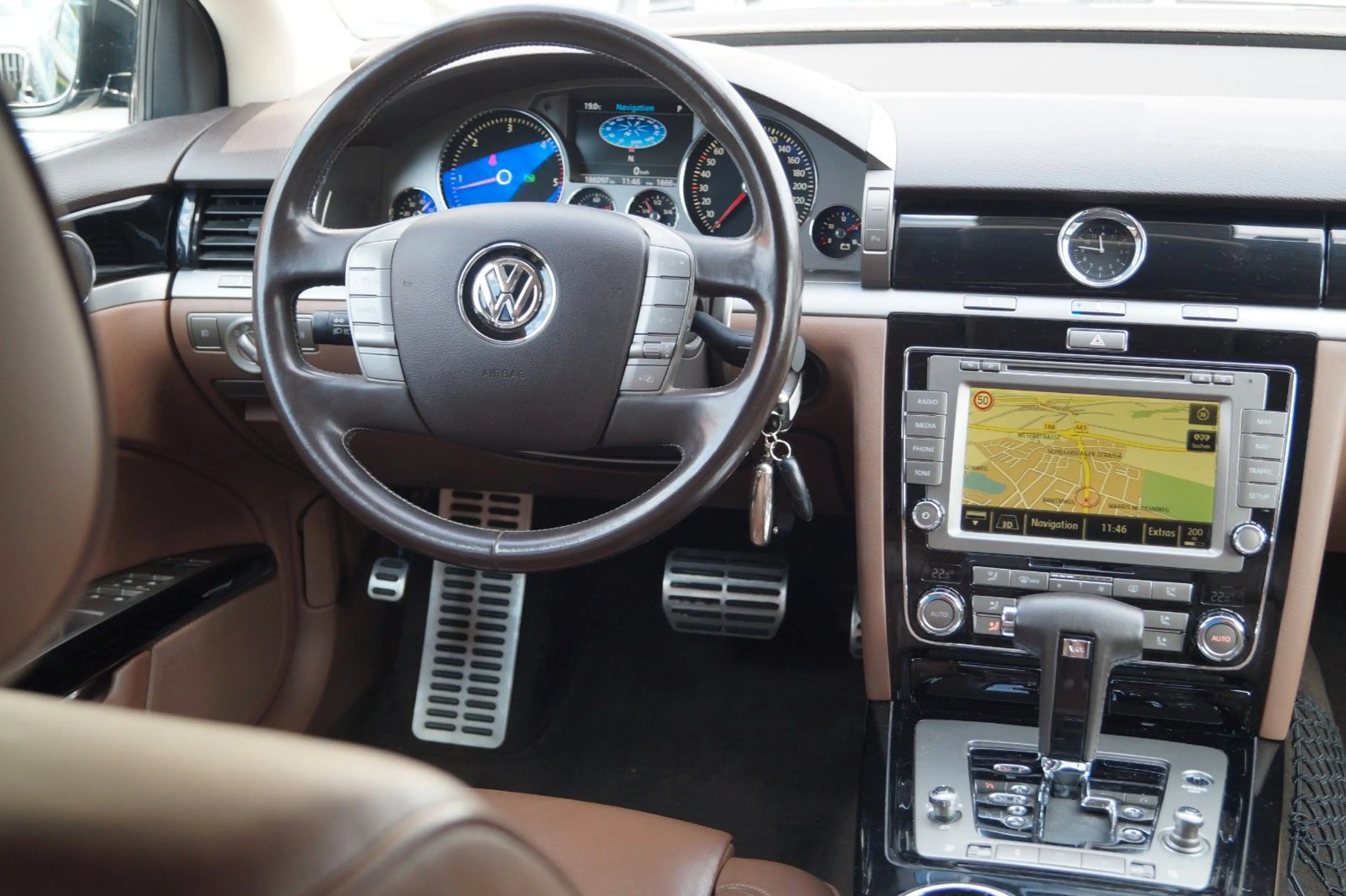 Volkswagen Phaeton 3.0 TDI V6 5-Sitze 4Motion 2.Hand+S.Heft — photo 12