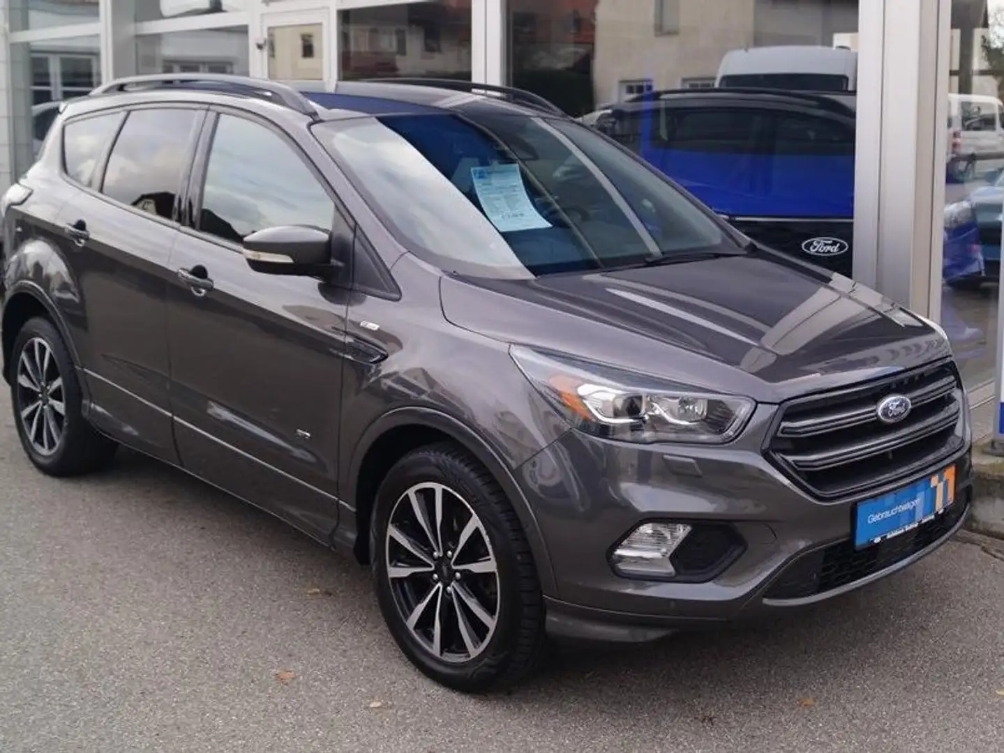 Ford Kuga ST-Line 4x4 mit AHK und vielen Extras Gris - 2