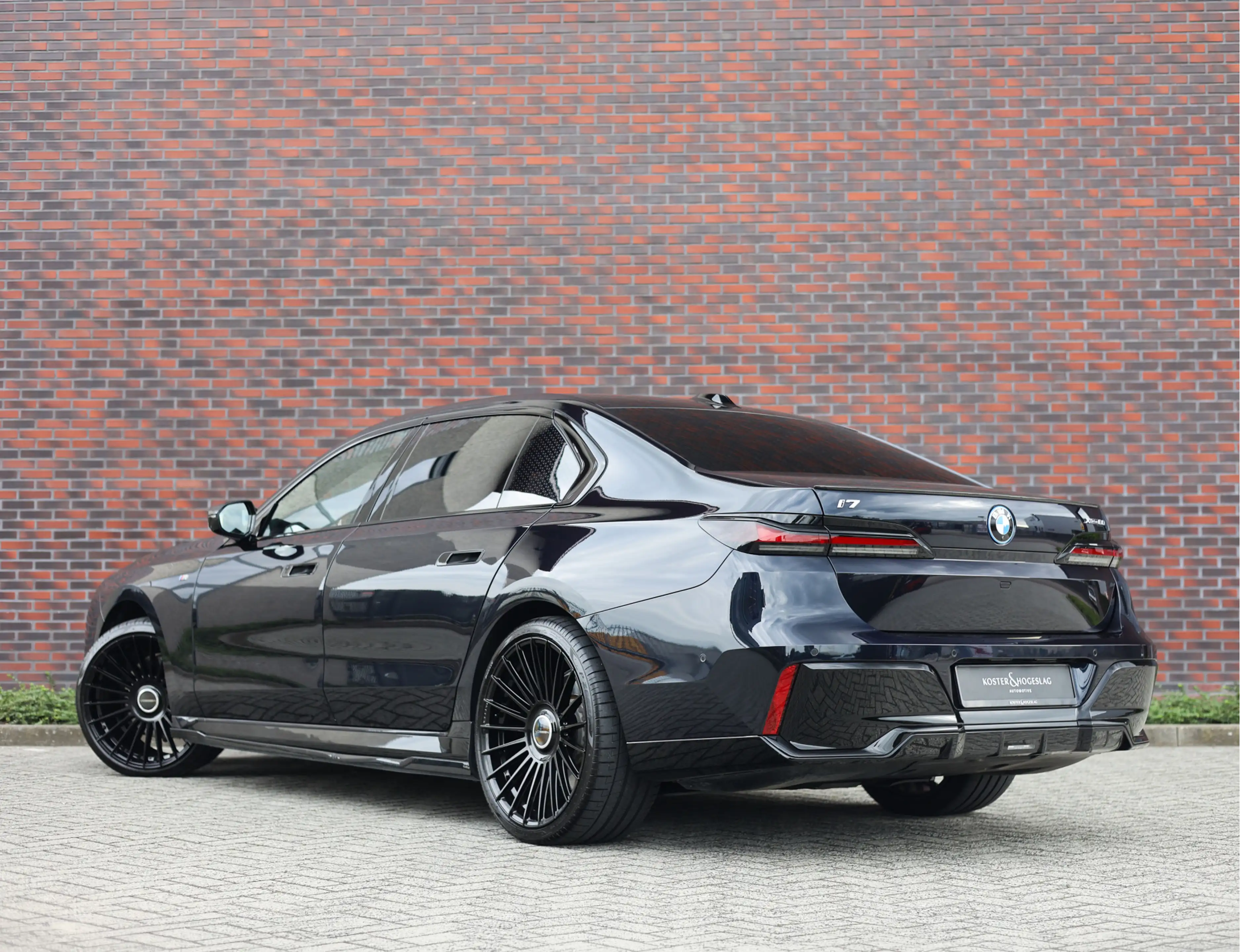 BMW i7 60 xDrive 106 kWh — photo 2