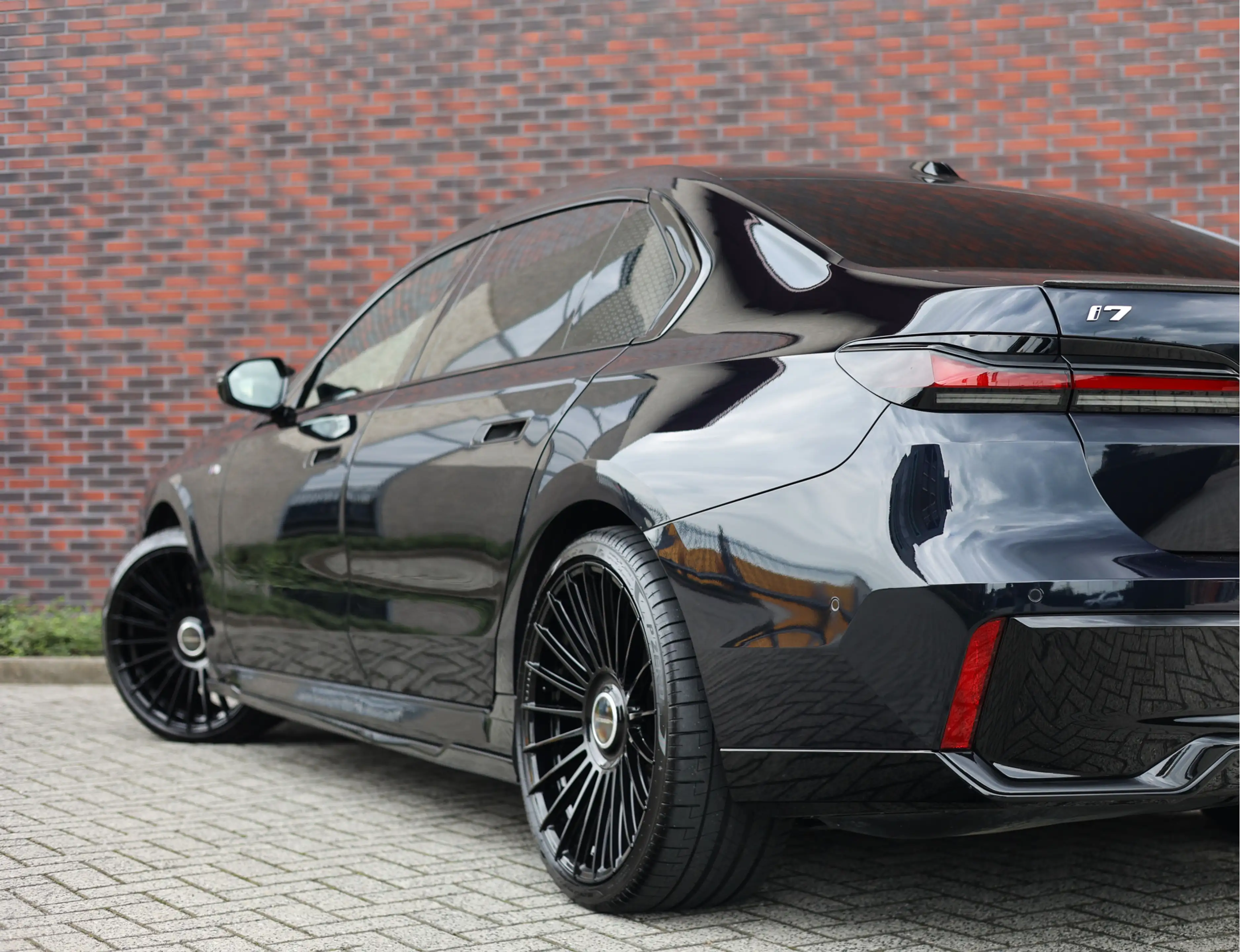 BMW i7 60 xDrive 106 kWh — photo 7