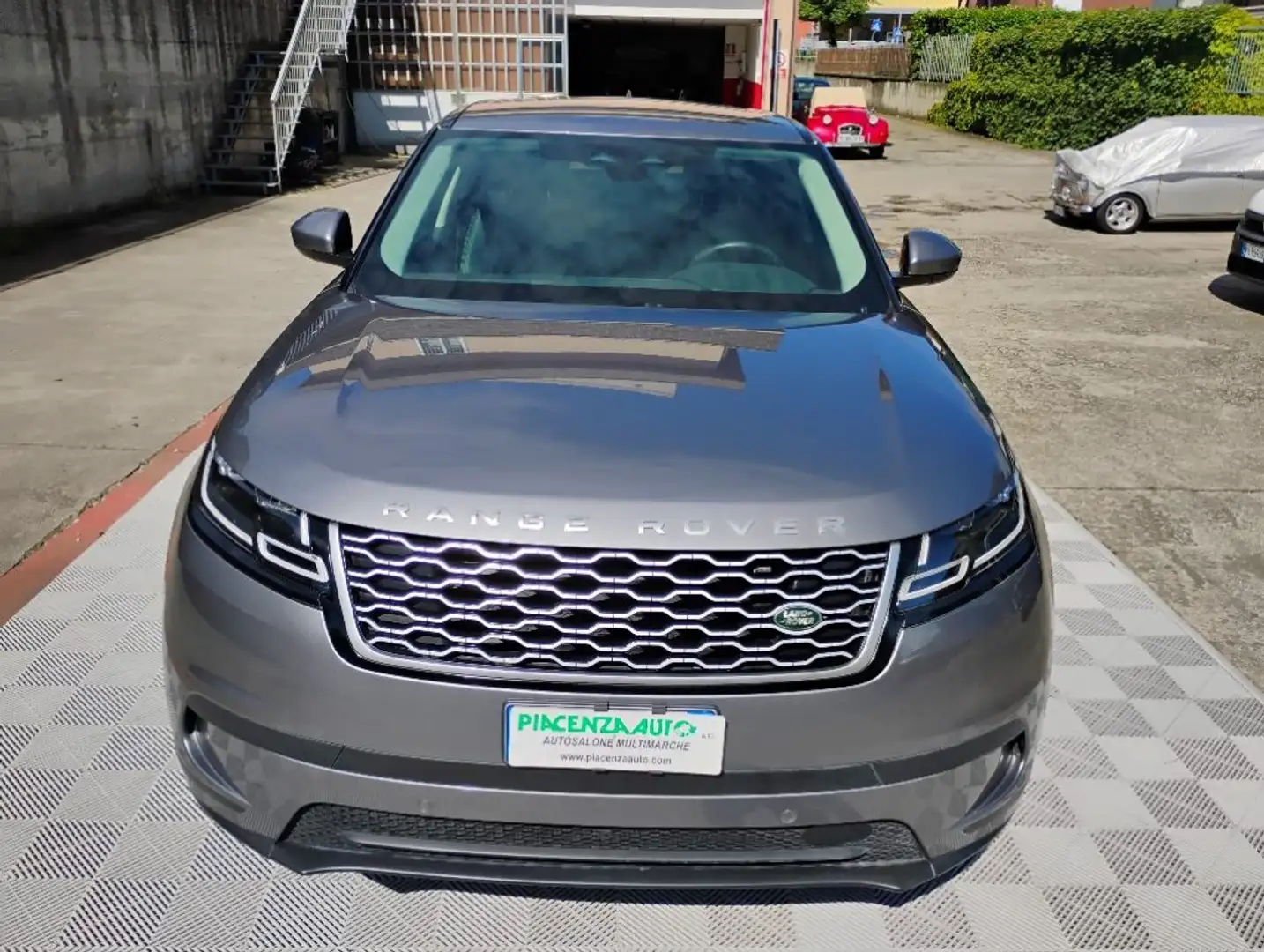Land Rover Range Rover Velar 2.0D I4 204 CV SE Gris - 2