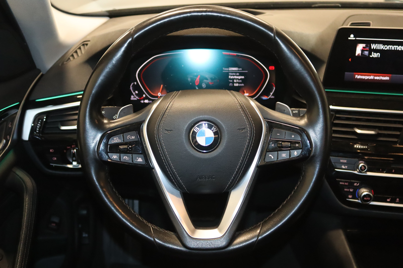 BMW 530 d xDrive Sport Line Live Cock.-AHK-360°-HUD- — photo 6