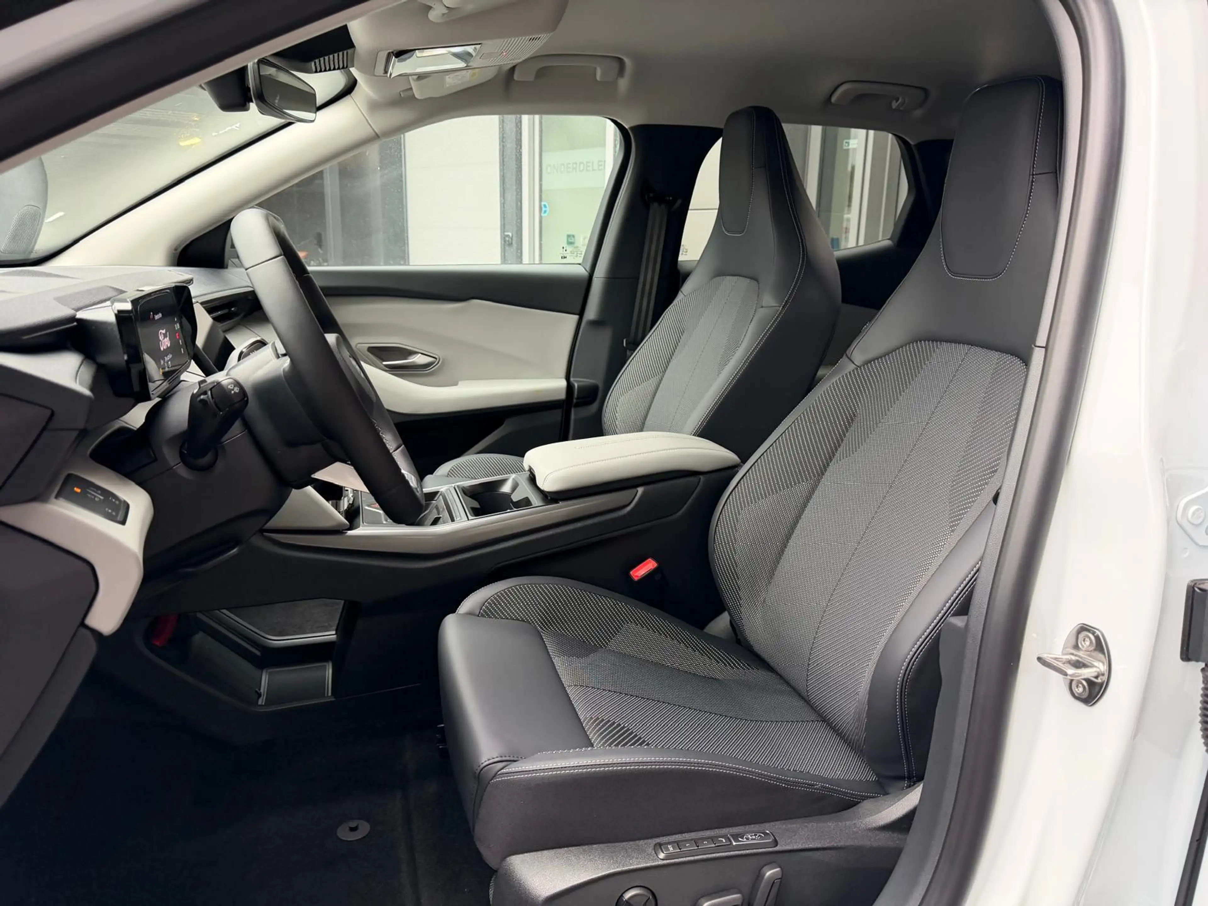 Ford Explorer Standard Range RWD 52 kWh | Adaptive Cruise C. | 1 — photo 10