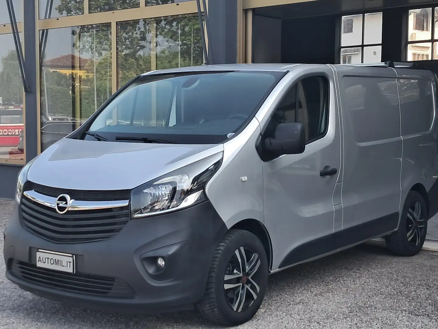 Opel Vivaro 1.6 CDTI BITURBO 140 CV Argento - 2