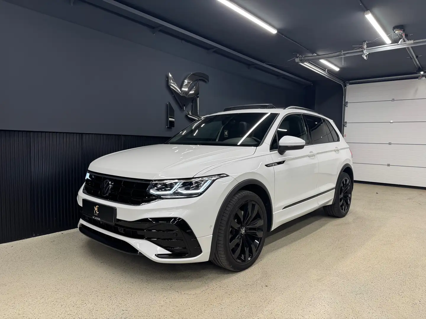 Volkswagen Tiguan TIGUAN R-LINE`4-MOTION`MATRIX`DIGI-TACHO`PANO`DSG` Weiß - 2