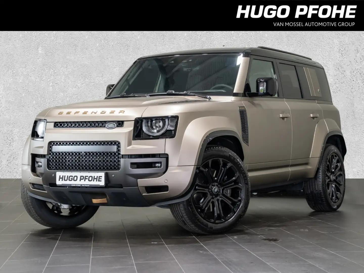 Land Rover Defender 4.4 P635 110 OCTA ab 10/25 Коричневый - 1