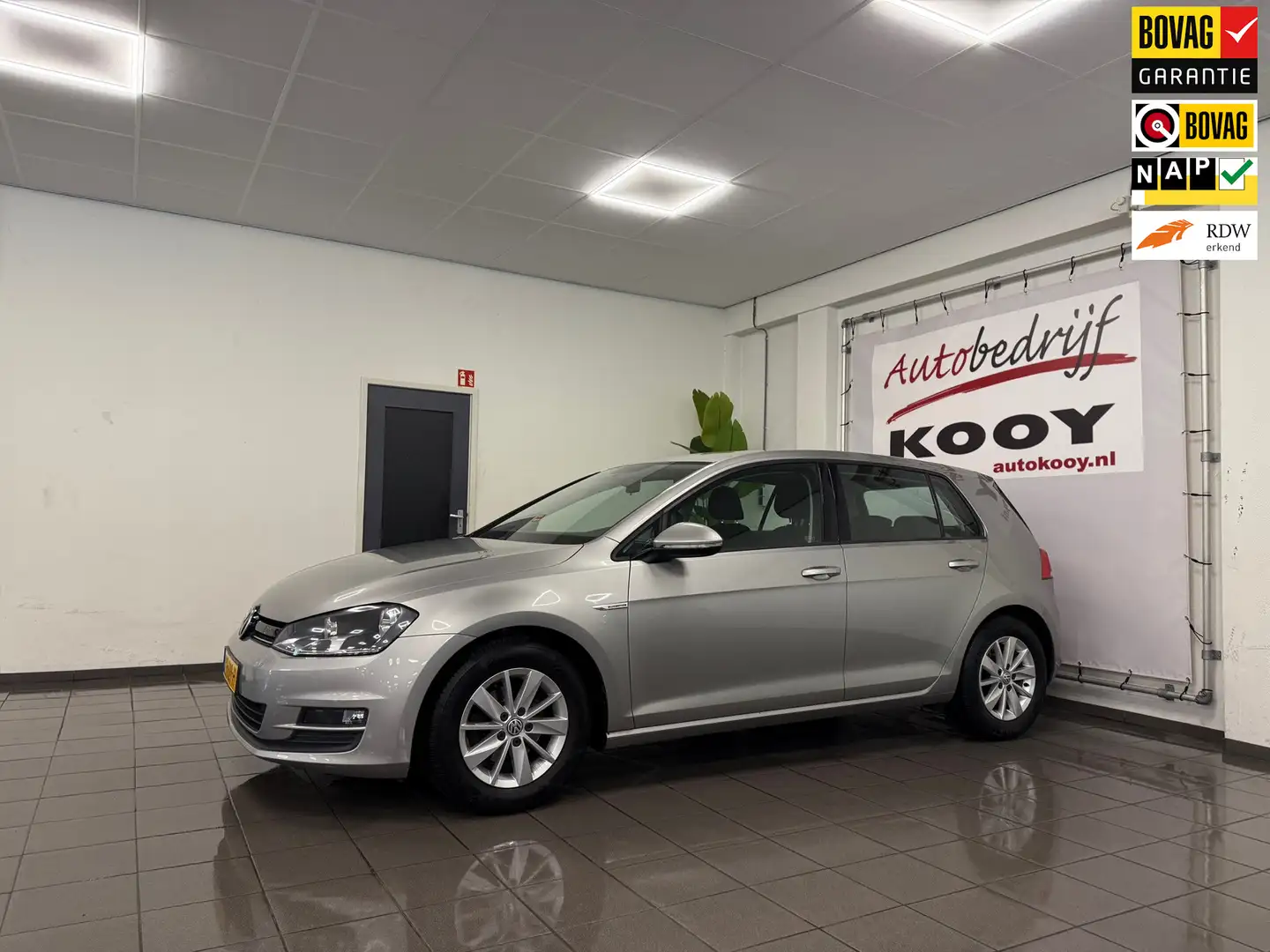 Volkswagen Golf 1.0 TSI Edition * Dealer onderhouden / Airco / LM Gris - 1