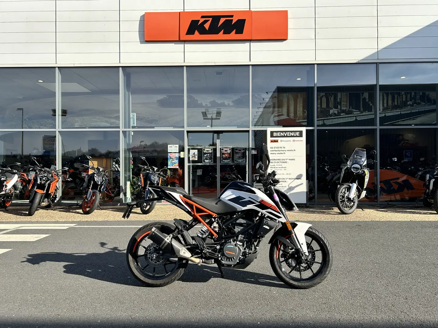 KTM 125 Duke Weiß - 2