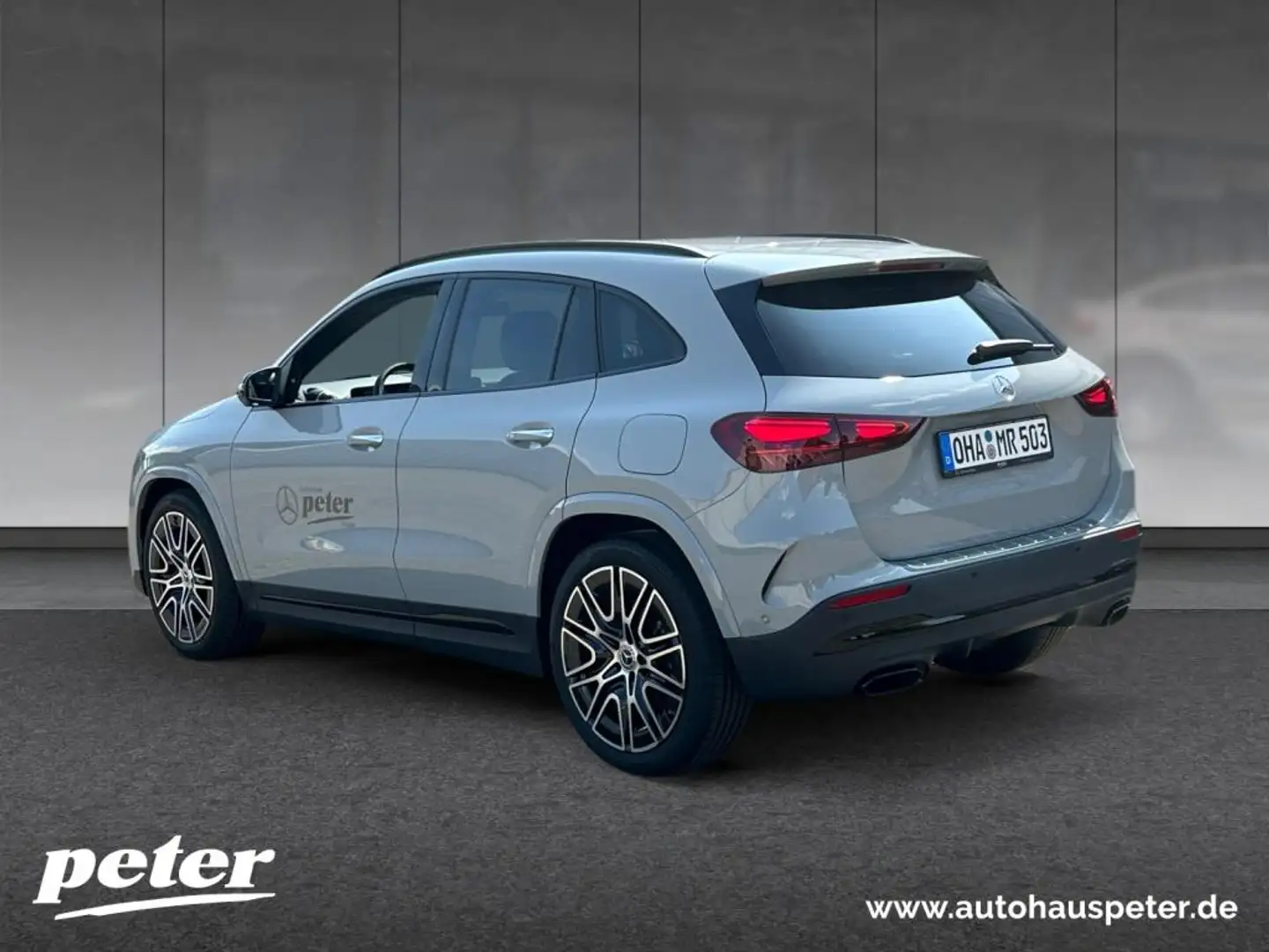 Mercedes-Benz GLA 220 d 4MATIC AMG Line+20"+CAM+AHK+MULTIBEAM+ Šedá - 2