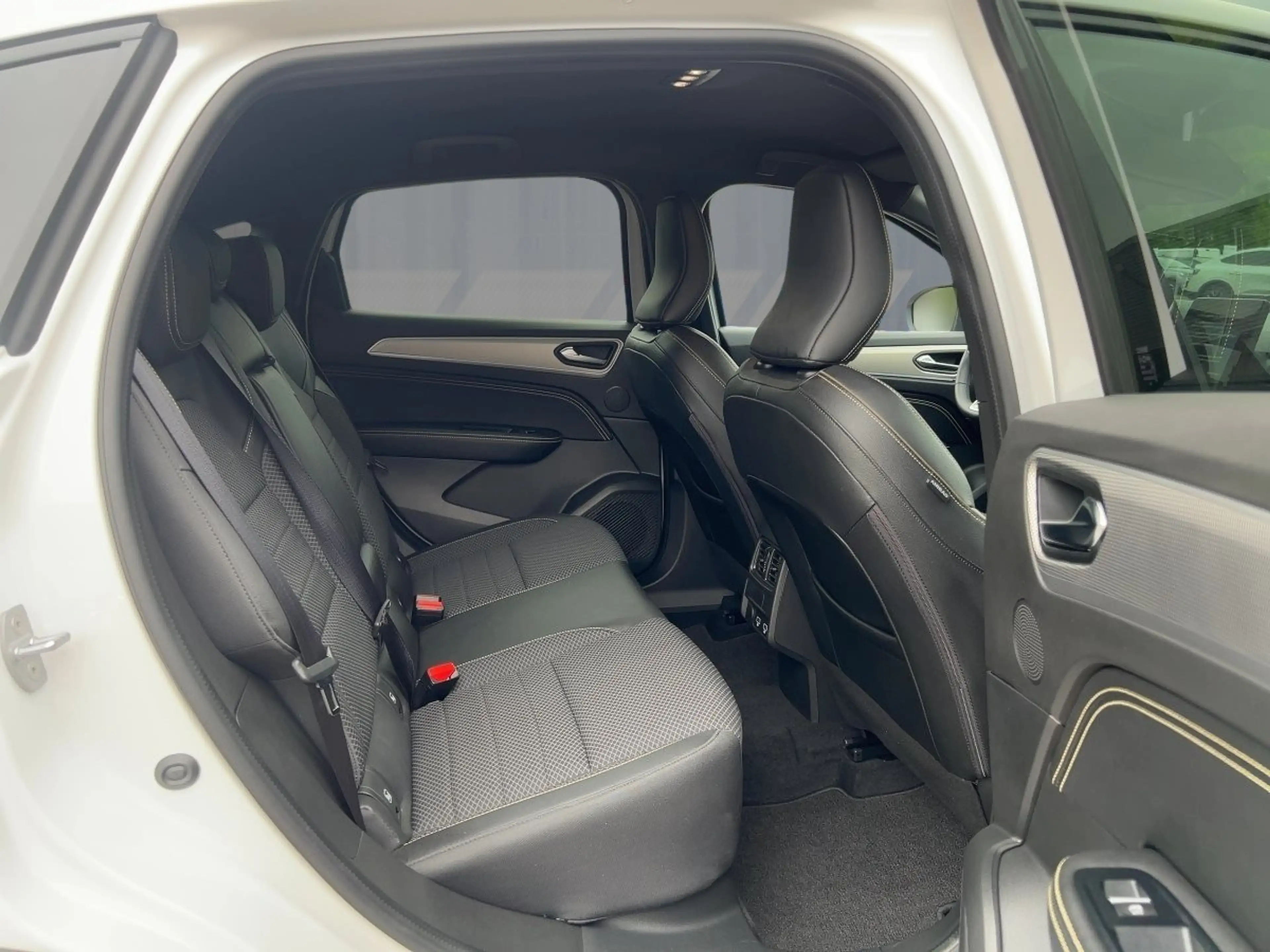 Renault Arkana 1.3 TCe 140 Techno — photo 9
