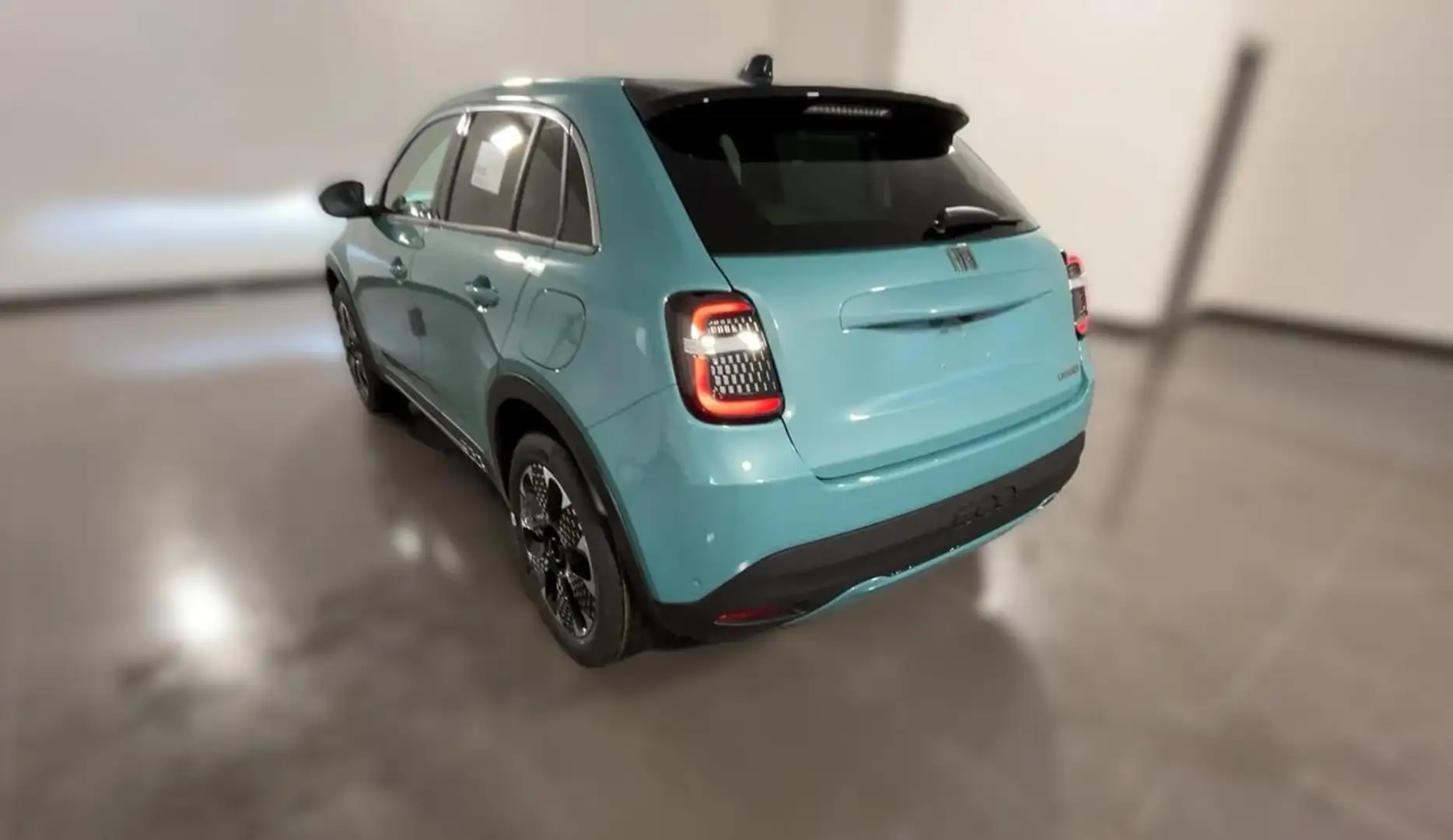 Fiat 600 Hybrid DCT MHEV La Prima PROMO Schwarz - 2