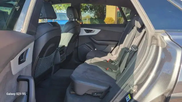 Audi Q8 view 6