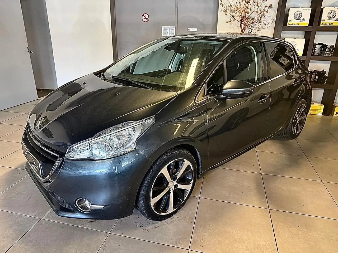 Peugeot 208 1.6 BlueHDi 120ch BVM6 FÃ©line