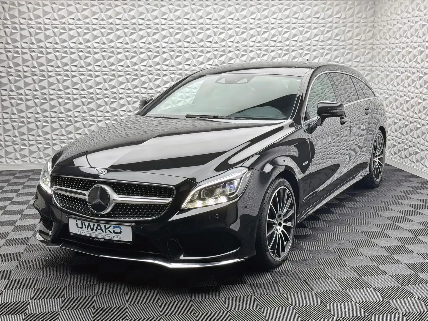 Mercedes-Benz CLS 350 CLS 350d AMG/9G/4MATIC/DISTRO/PANO/360°/ILS/RCAM Schwarz - 2