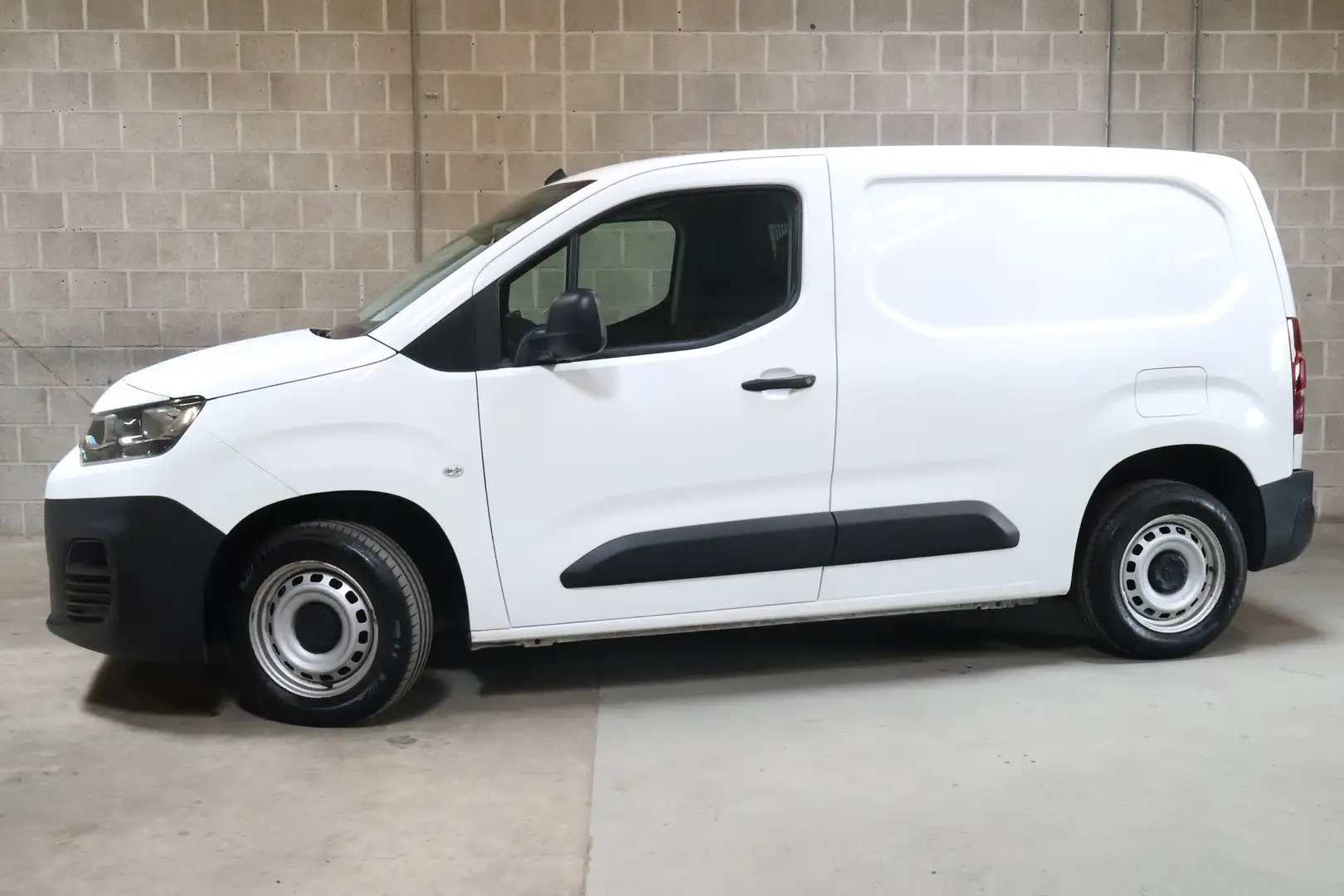 Citroen Berlingo 1.2 110 PK MT6| Airco| CC| Sensoren| DAB Wit - 1
