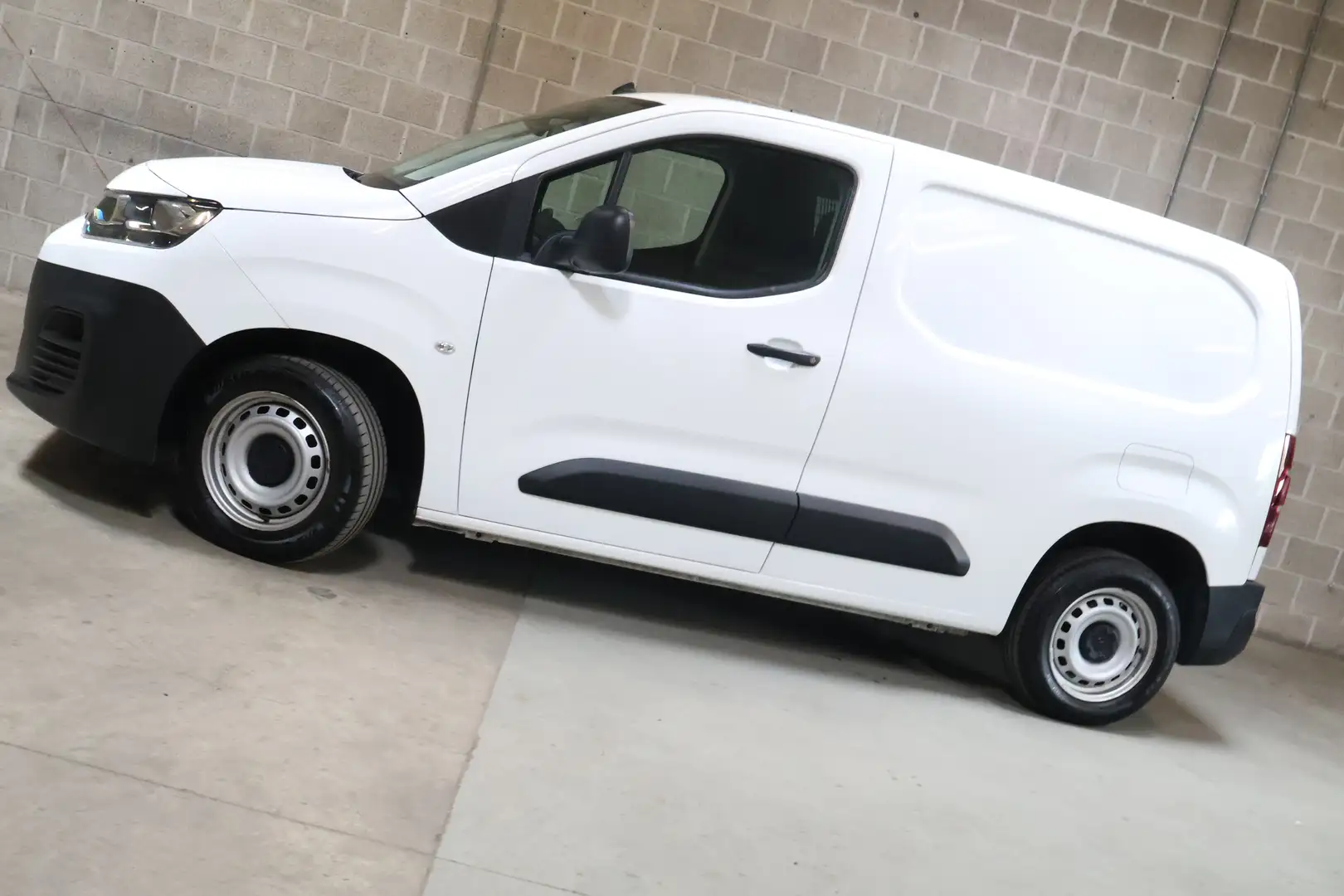 Citroen Berlingo 1.2 110 PK MT6| Airco| CC| Sensoren| DAB Wit - 2