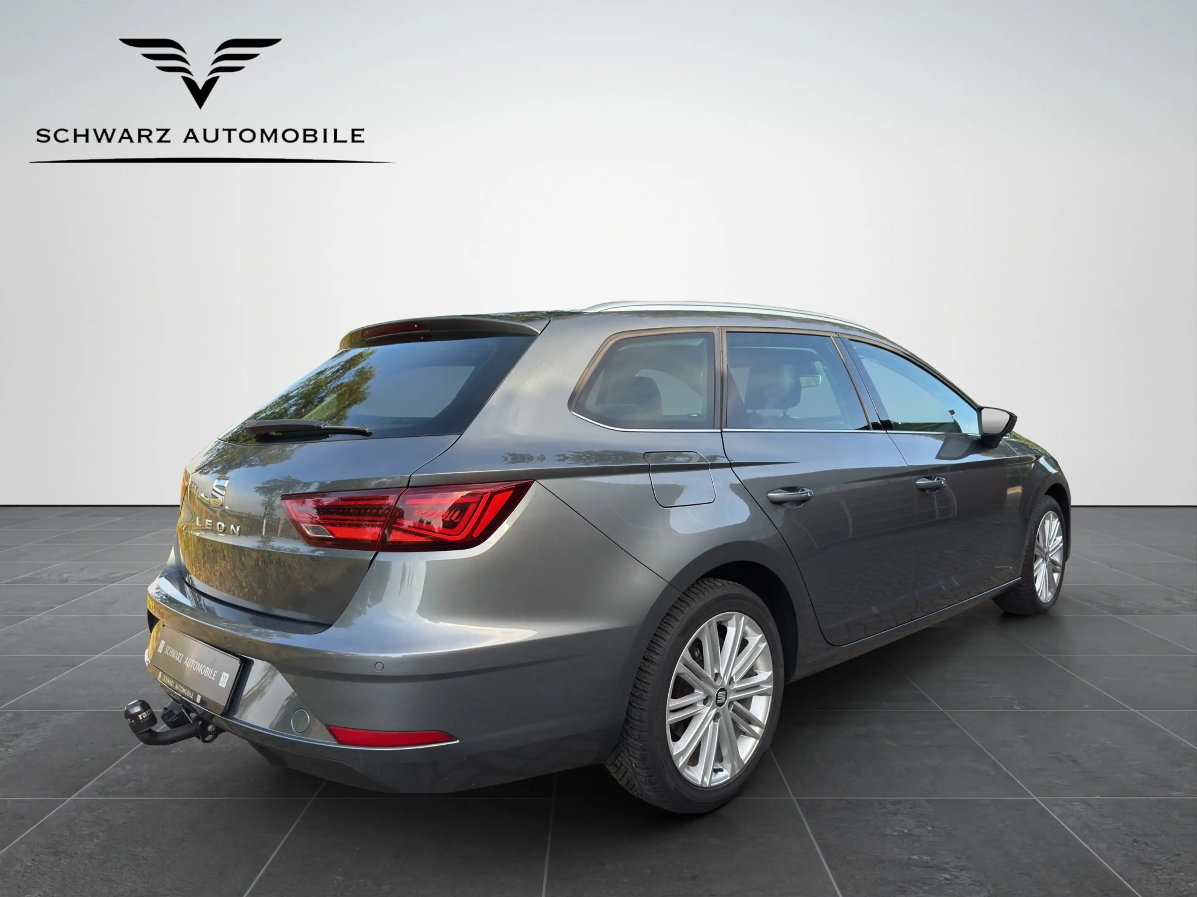 SEAT Leon Xcellence — photo 4