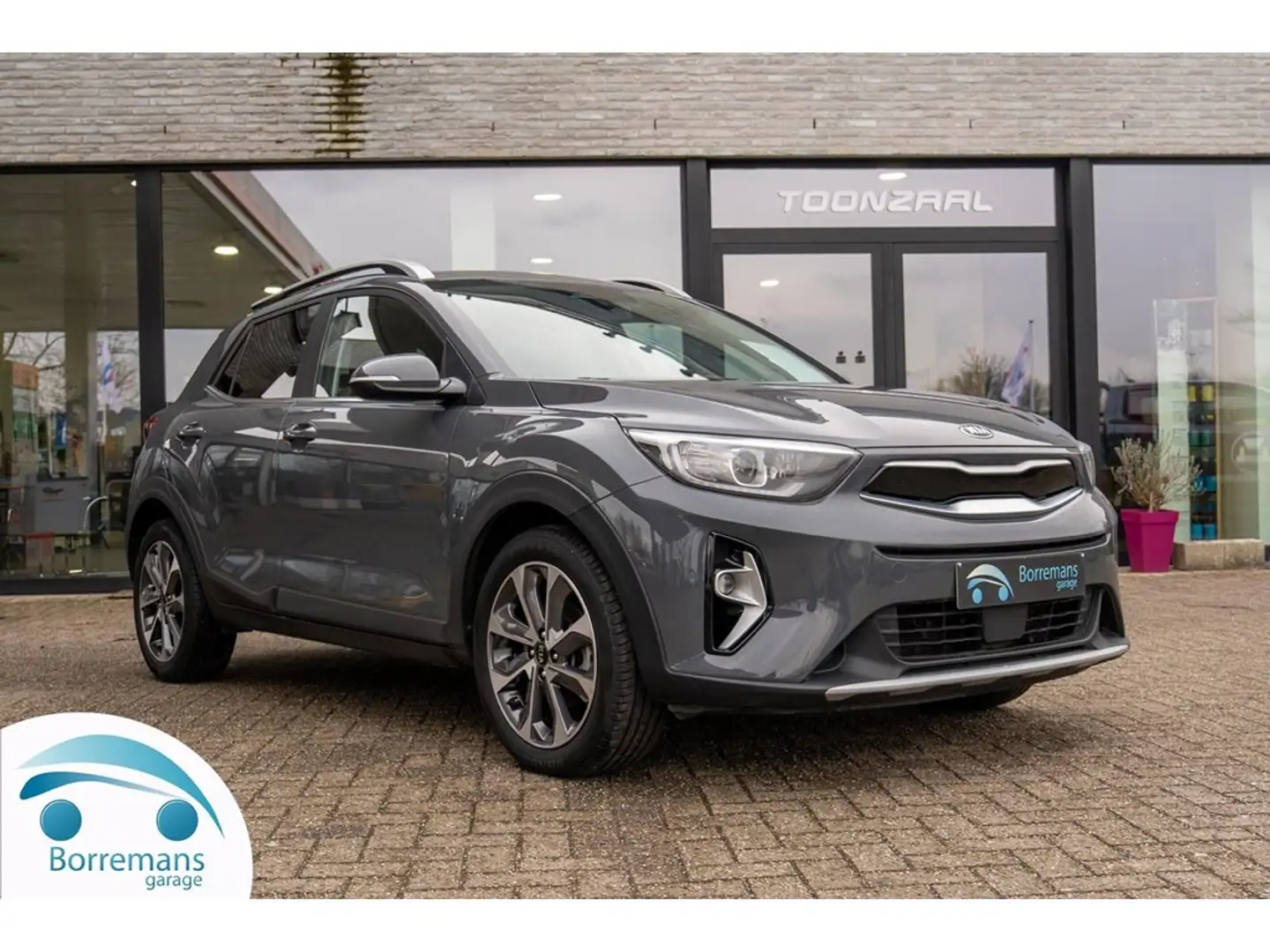Kia Stonic 1.0l MHEV LAUNCH EDITION Navi/Lane keep/carplay/.. Grijs - 1