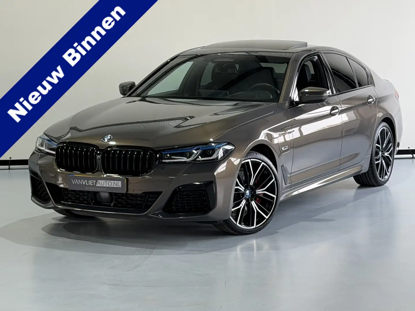 BMW 530 5-serie 530e M SPORT EDITION PLUS Schuifdak / Head Grijs - 1