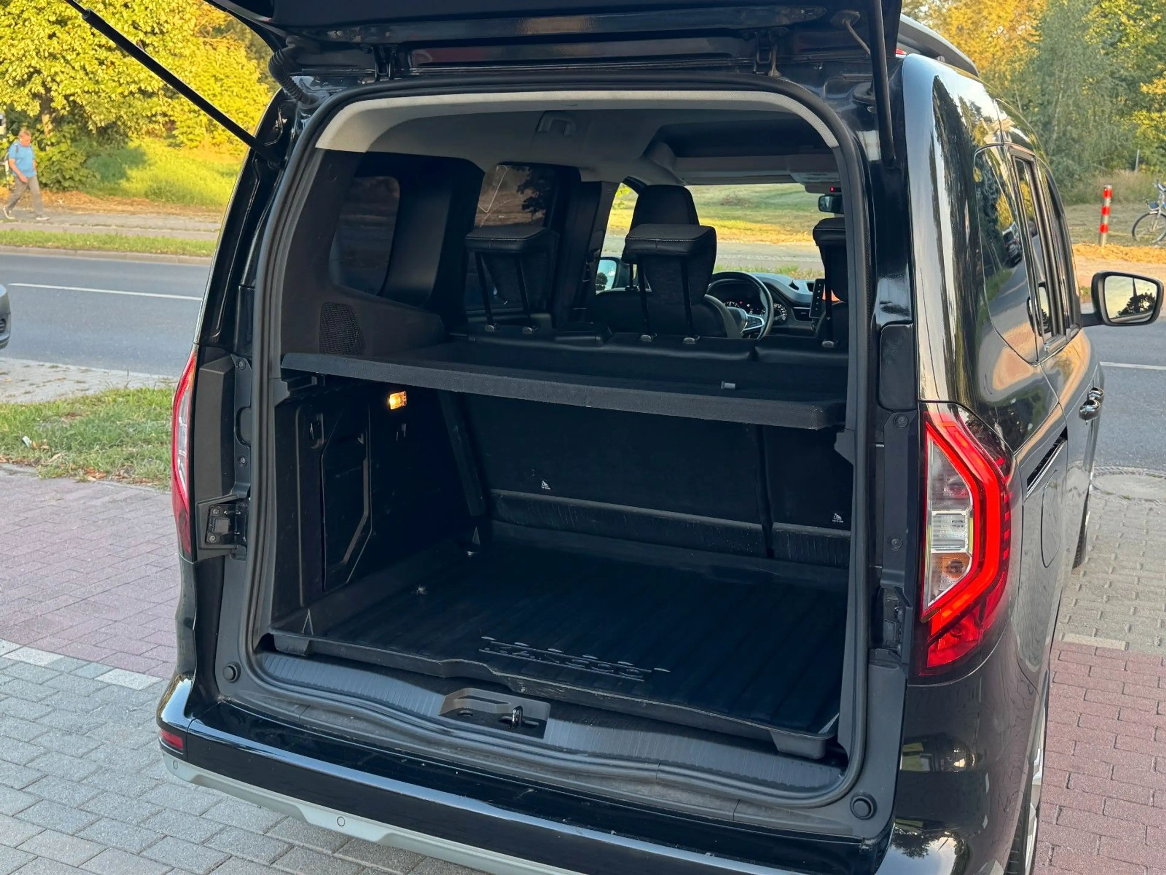 Renault Kangoo III Edition One*LED*NAVI*PDC*KAMERA* — photo 9