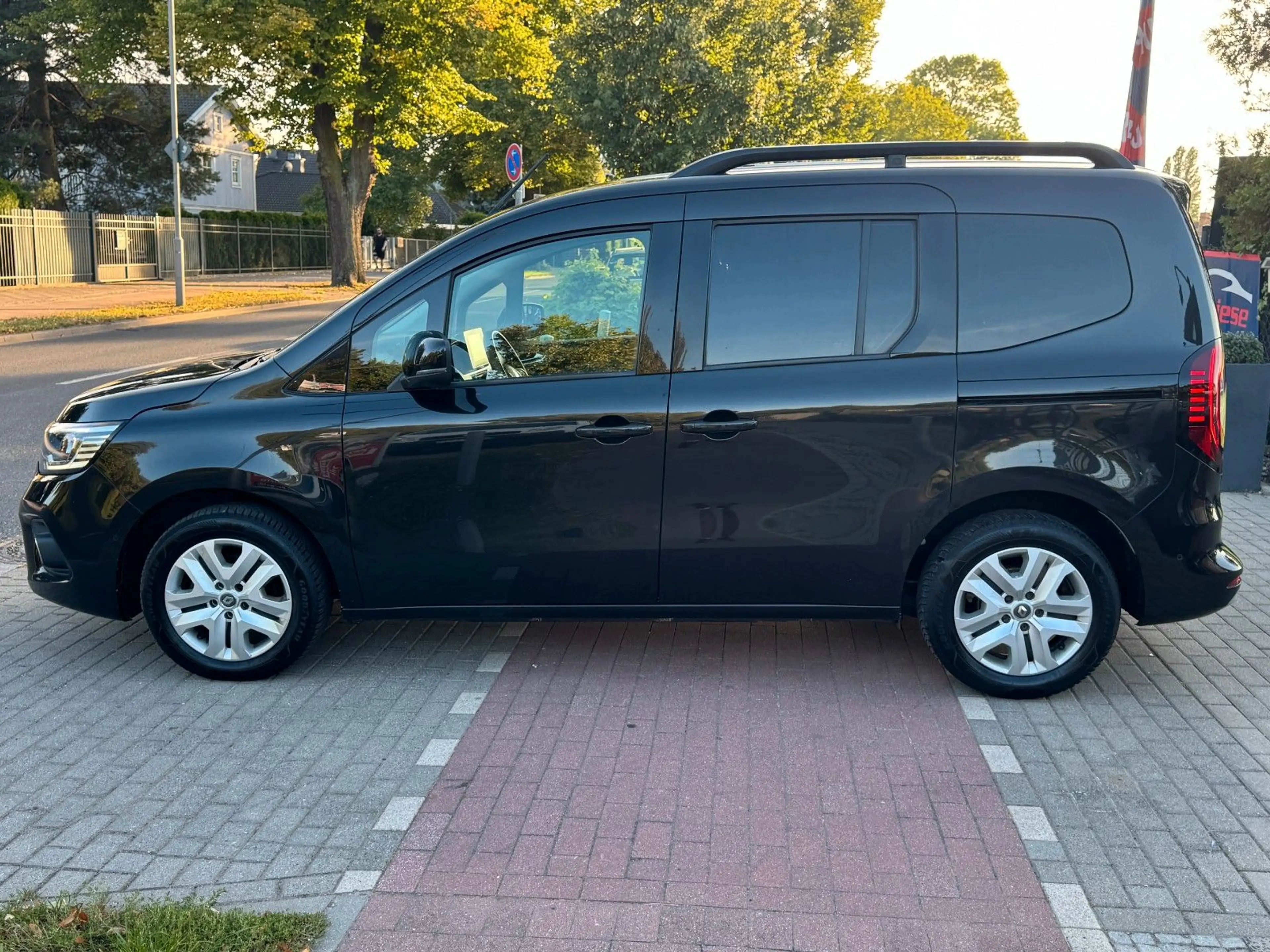 Renault Kangoo III Edition One*LED*NAVI*PDC*KAMERA* — photo 7
