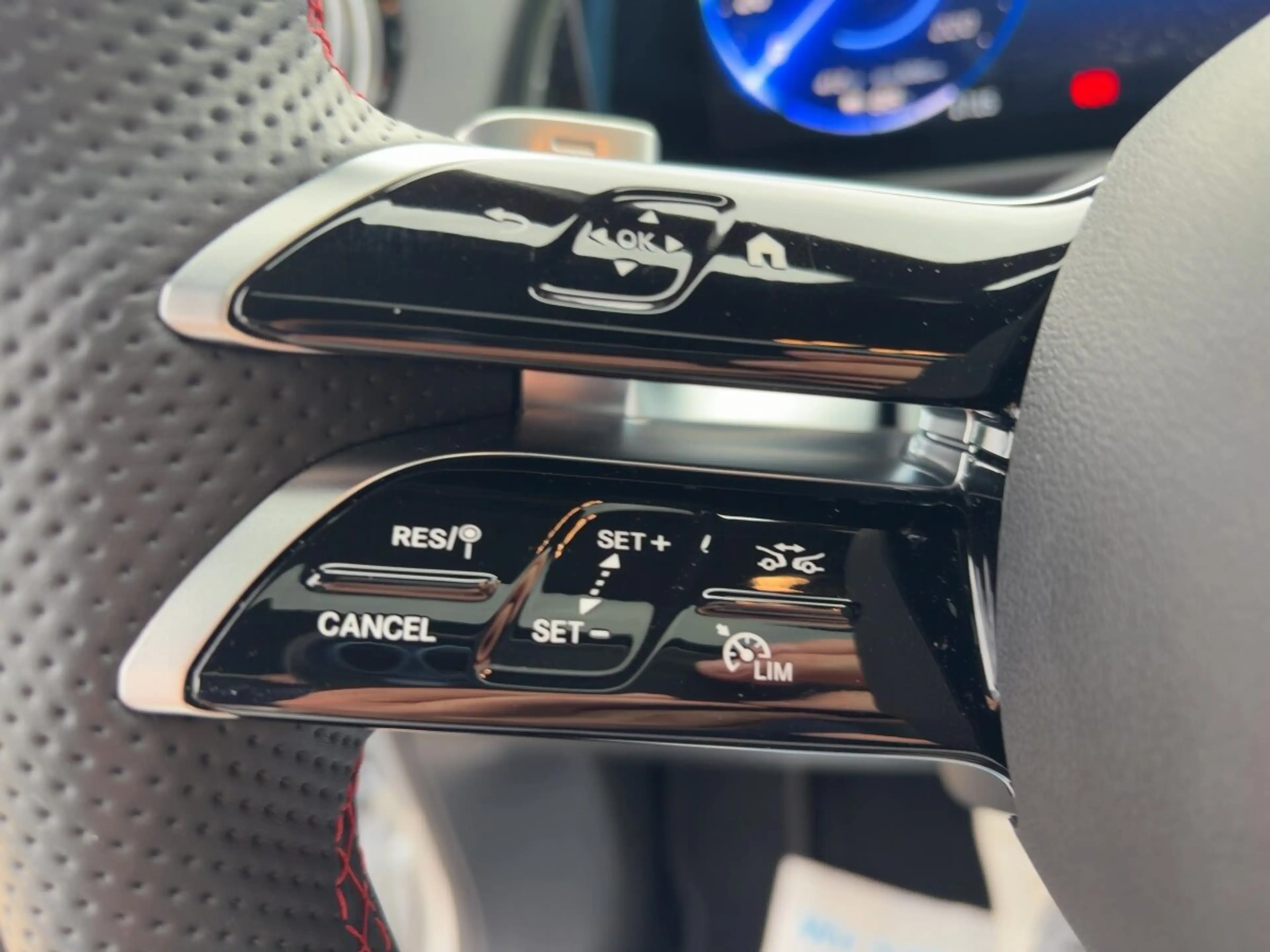 Mercedes-Benz EQB 250 EQB 250+ AMG+PANO+DISTR+360+KEYGO+AHK+KED+TOTWIN — photo 14