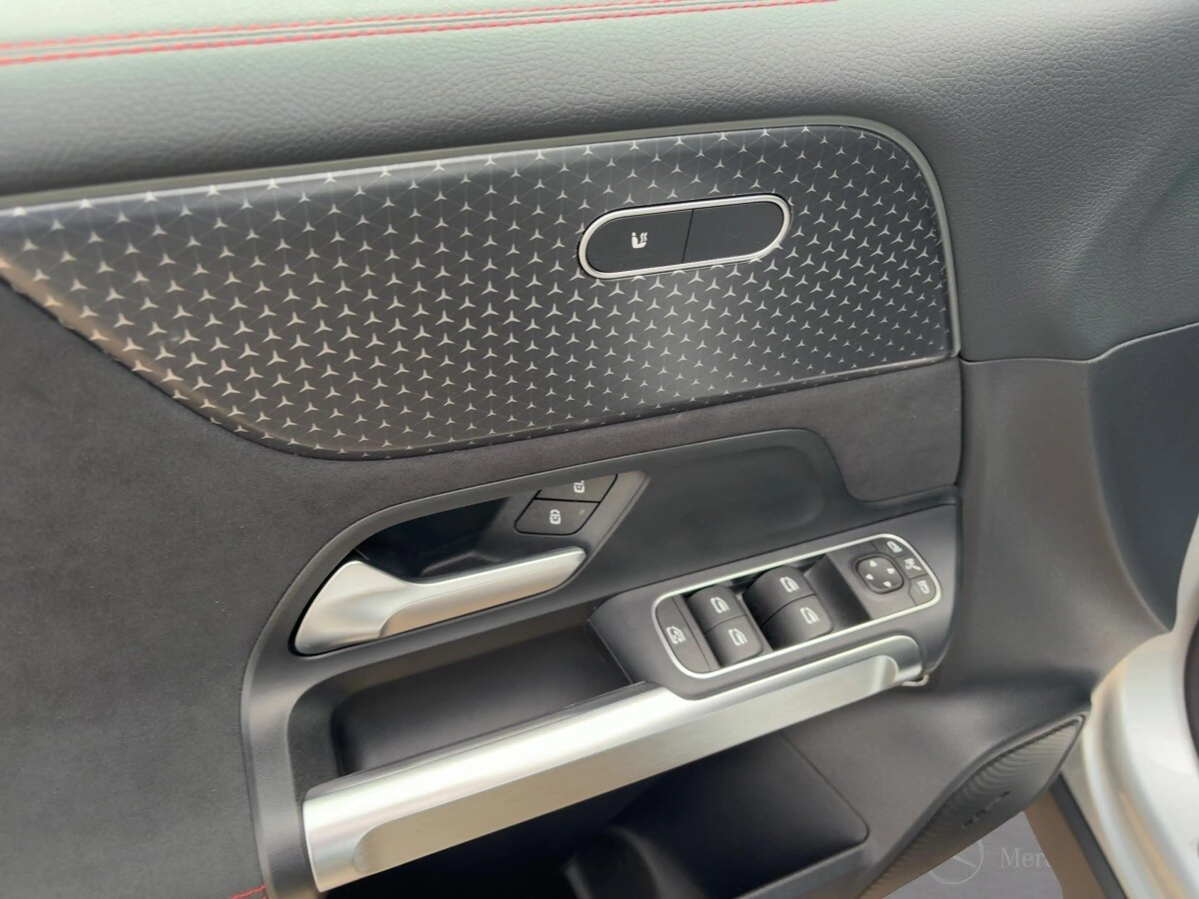 Mercedes-Benz EQB 250 EQB 250+ AMG+PANO+DISTR+360+KEYGO+AHK+KED+TOTWIN — photo 12