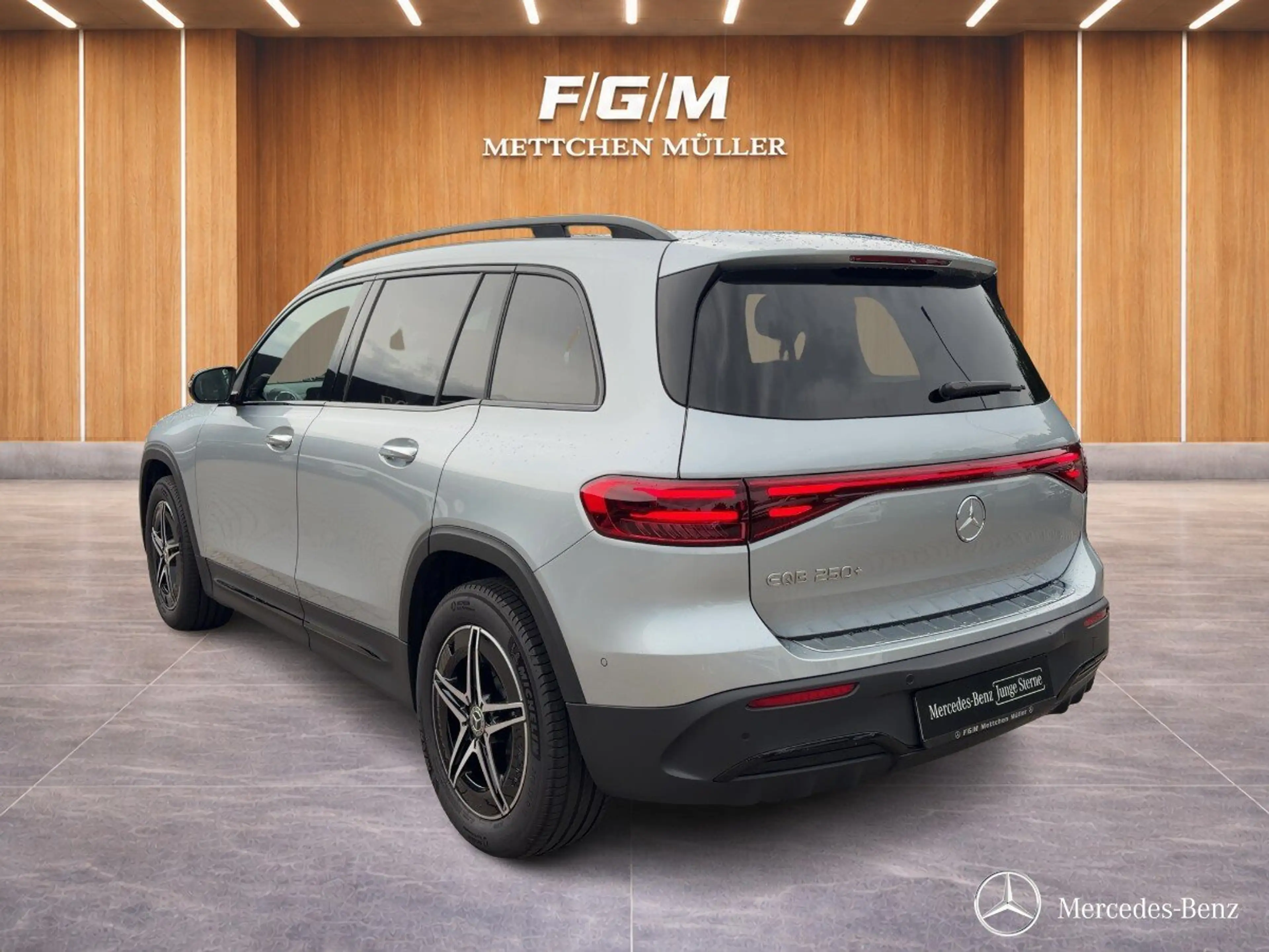 Mercedes-Benz EQB 250 EQB 250+ AMG+PANO+DISTR+360+KEYGO+AHK+KED+TOTWIN — photo 2