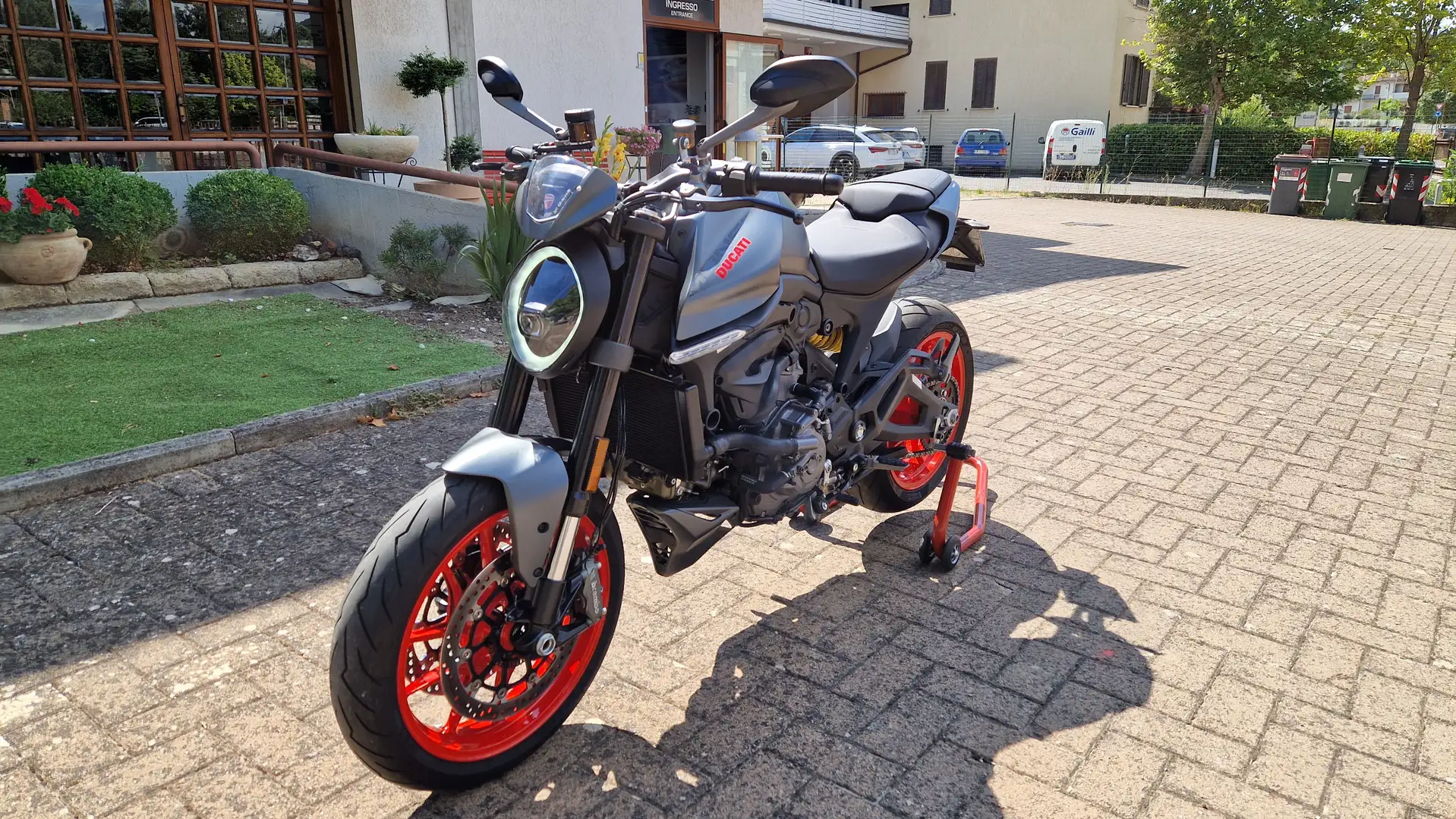 Ducati Monster 937 - 1